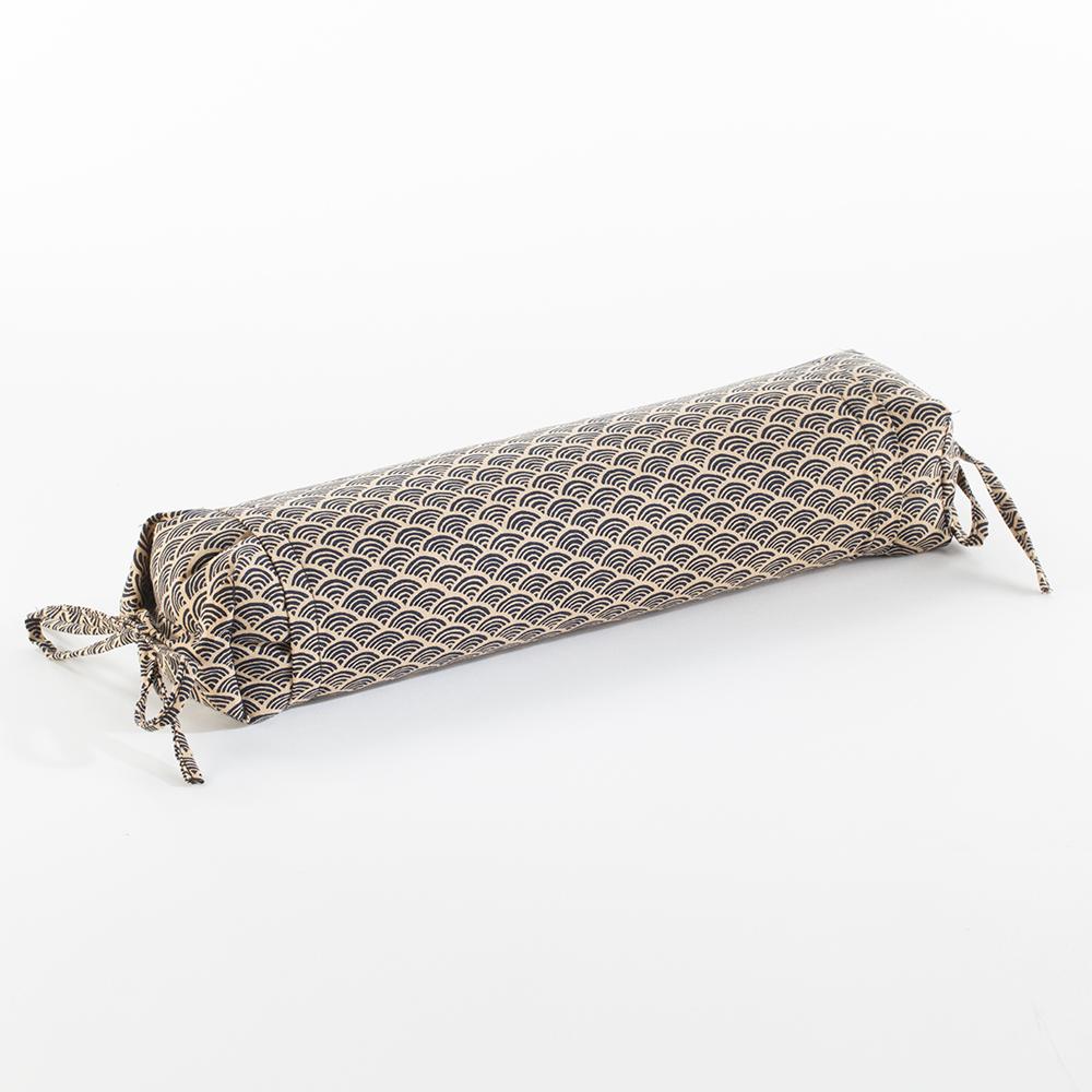 J-Life Nami Black Buckwheat Hull Pillow_Pillows & Shams_Buckwheat Hull Pillow