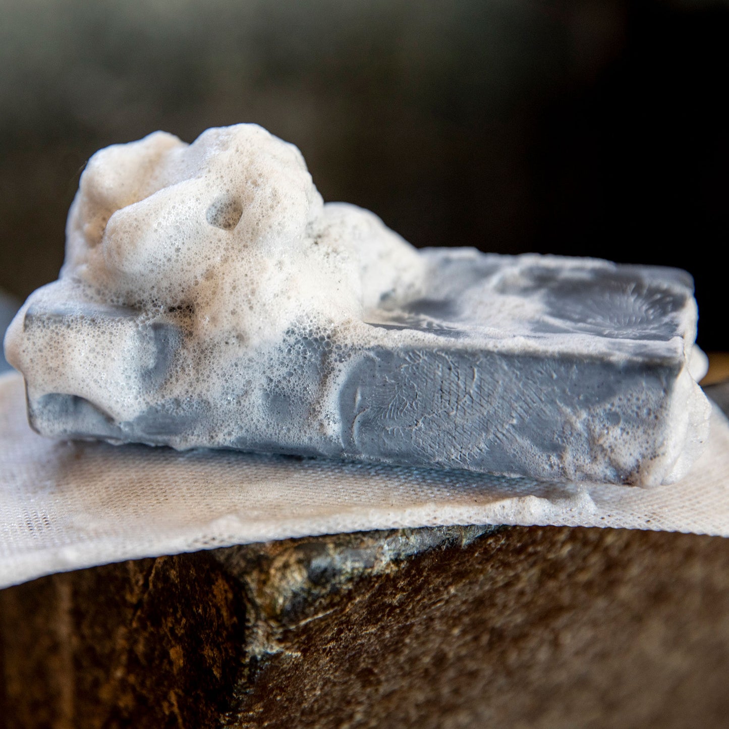 Deitanseki 泥炭石 Charcoal Facial Soap & Awa Net