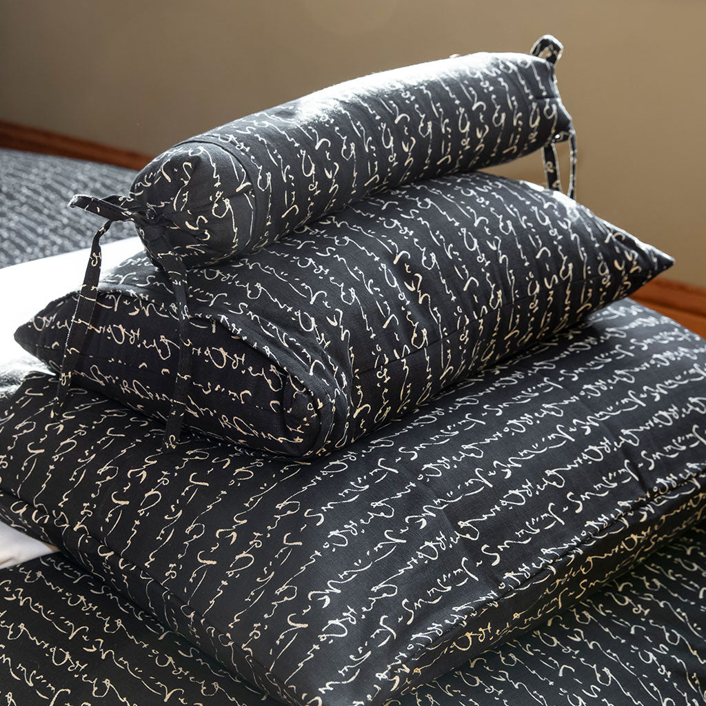 Bedding Bundle: Kanji Black