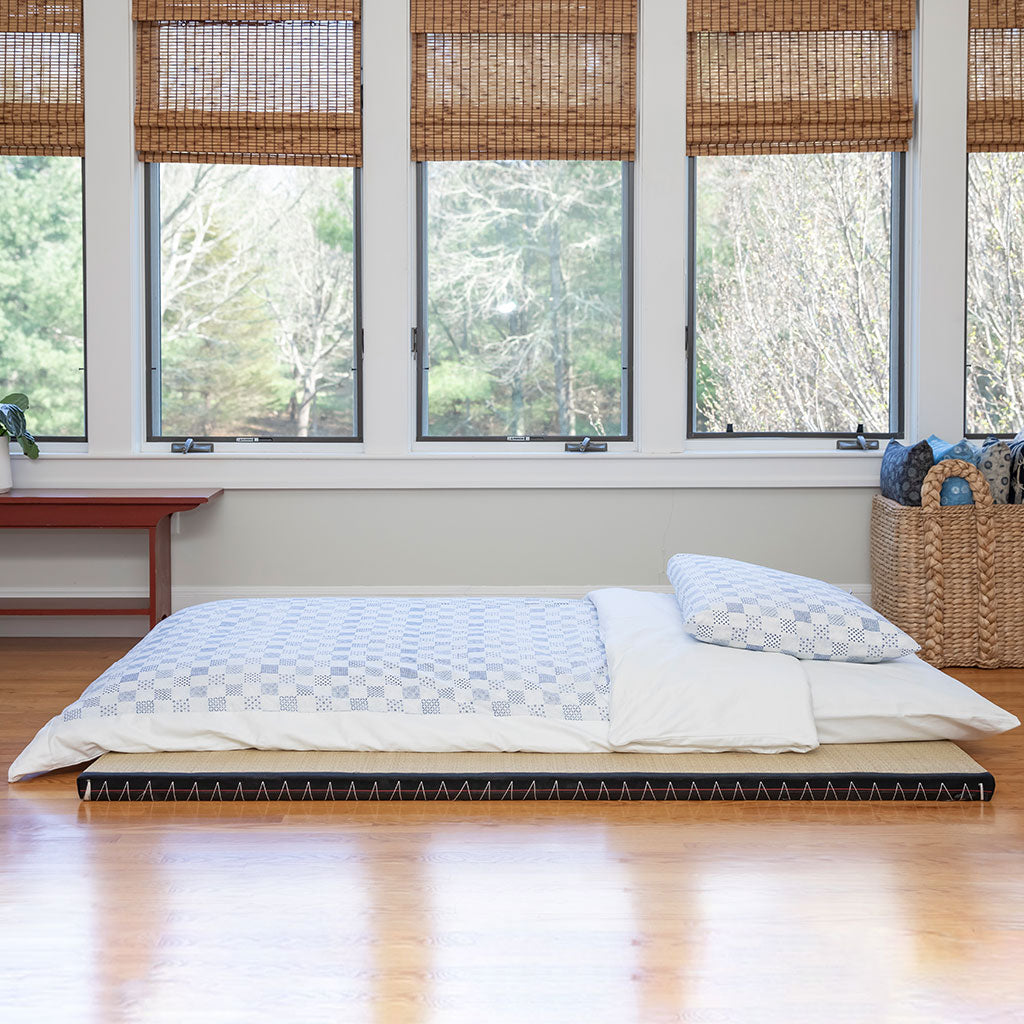 J-Life Shikifuton with Igo White Removable Cover