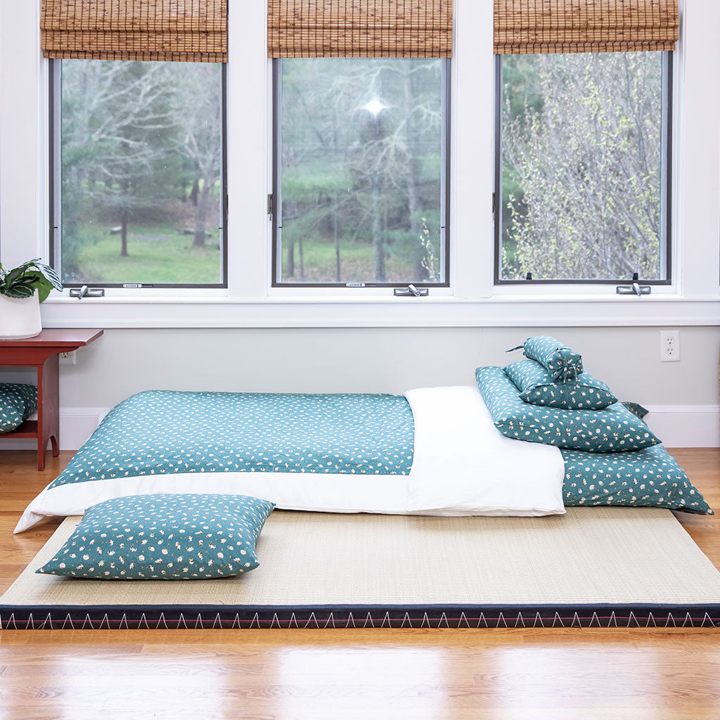 J-Life Koneko Blue Zabuton Floor Pillow