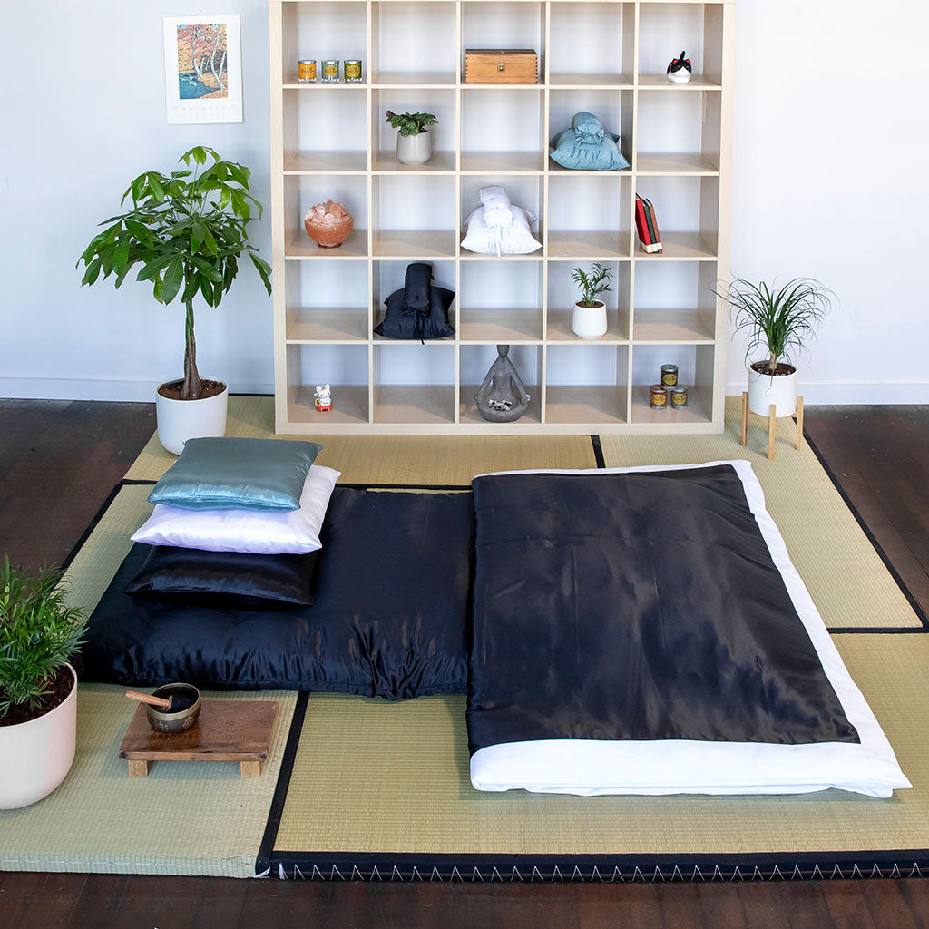 J-Life Shikifuton with Shiruku Silk Ink Removable Cover
