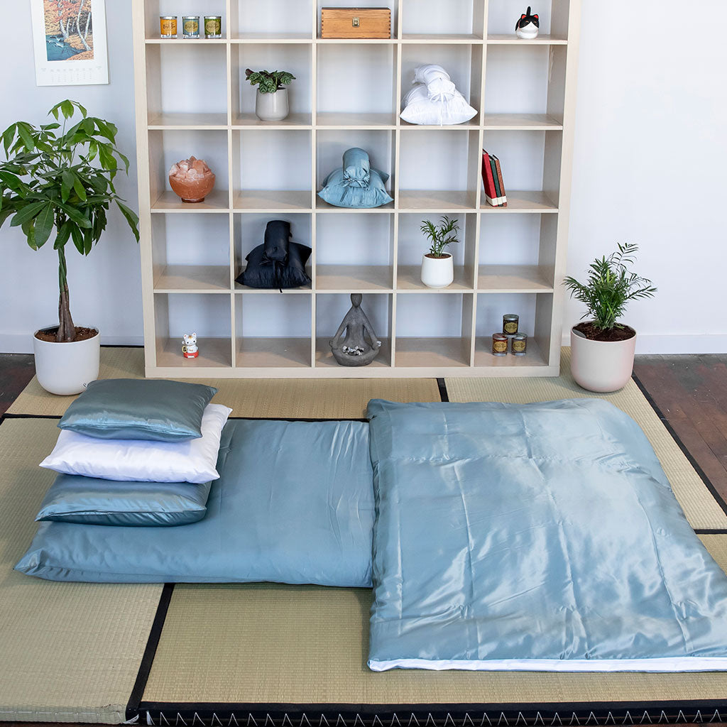 J-Life Shiruku Silk Arctic Custom Kakefuton with Removable Cover