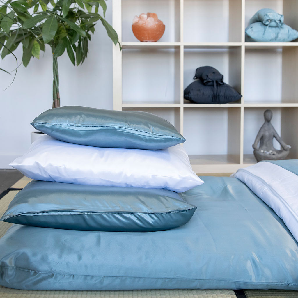J-Life Shiruku Silk Arctic Pillowcase