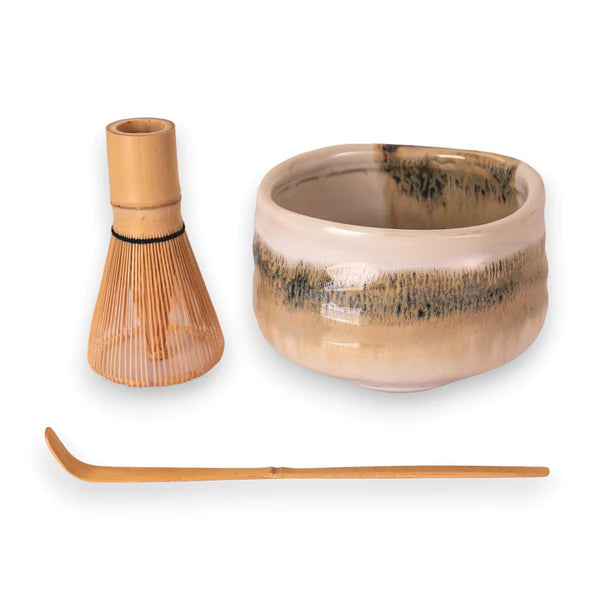 Matcha Gift Set in Beige: Ceramic Chawan, Bamboo Whisk & Spoon