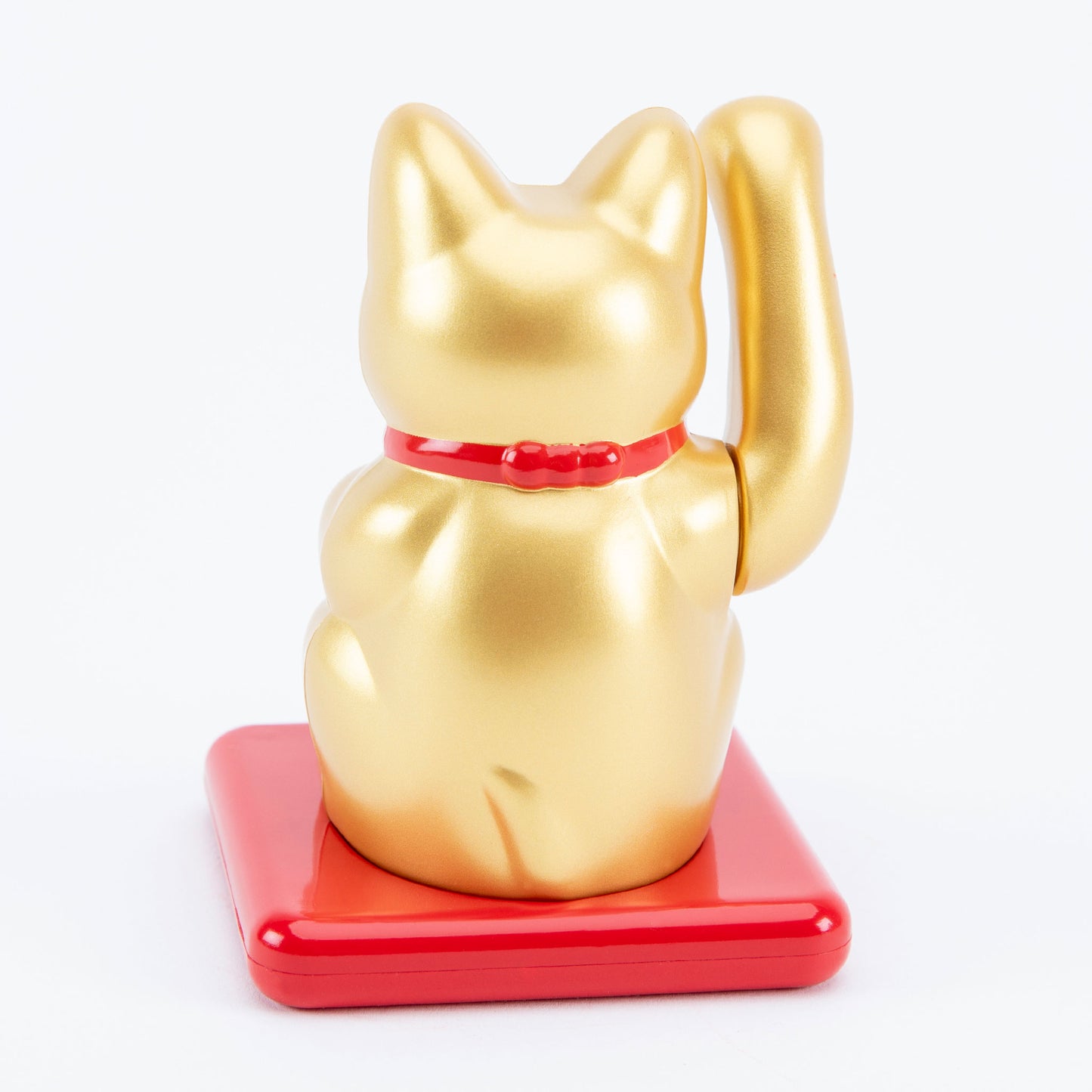Waving Cat: Solar-Powered Maneki Neko