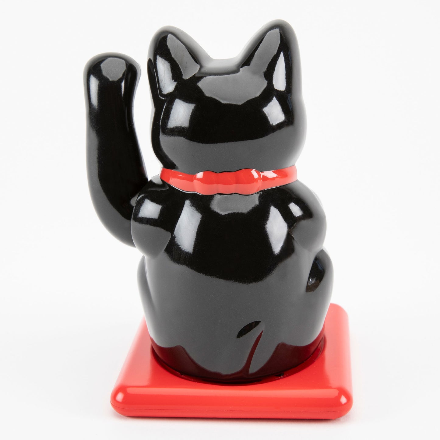 Waving Cat: Solar-Powered Maneki Neko