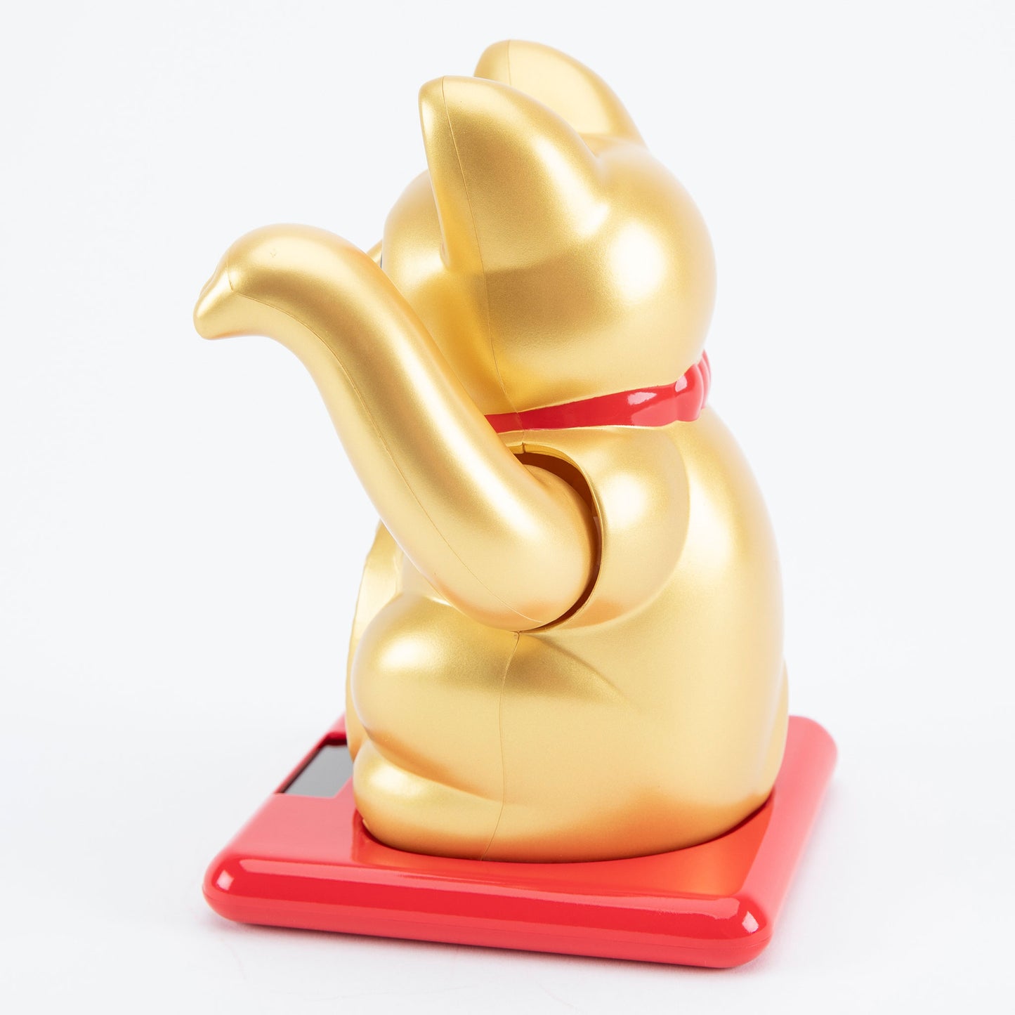 Waving Cat: Solar-Powered Maneki Neko