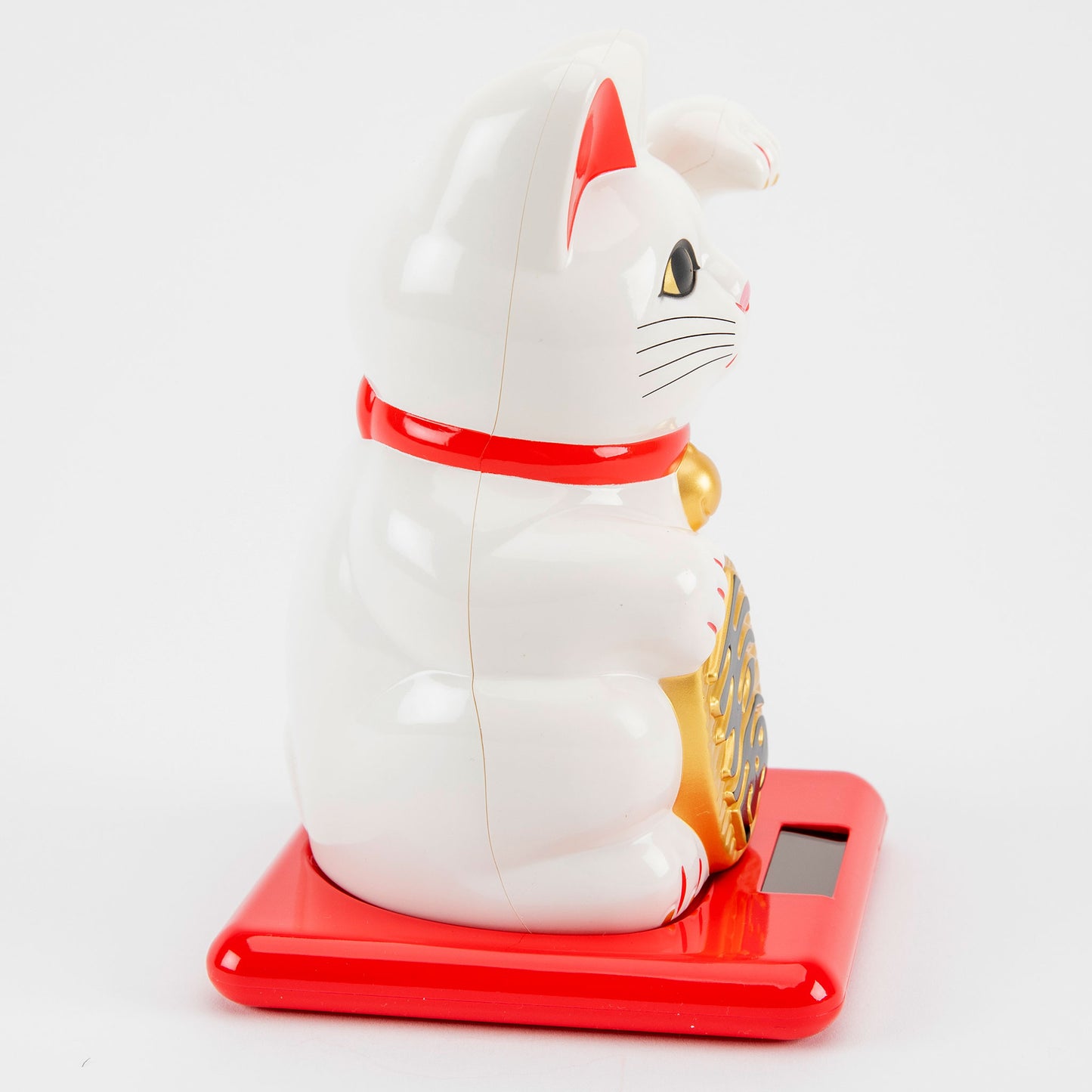 Waving Cat: Solar-Powered Maneki Neko