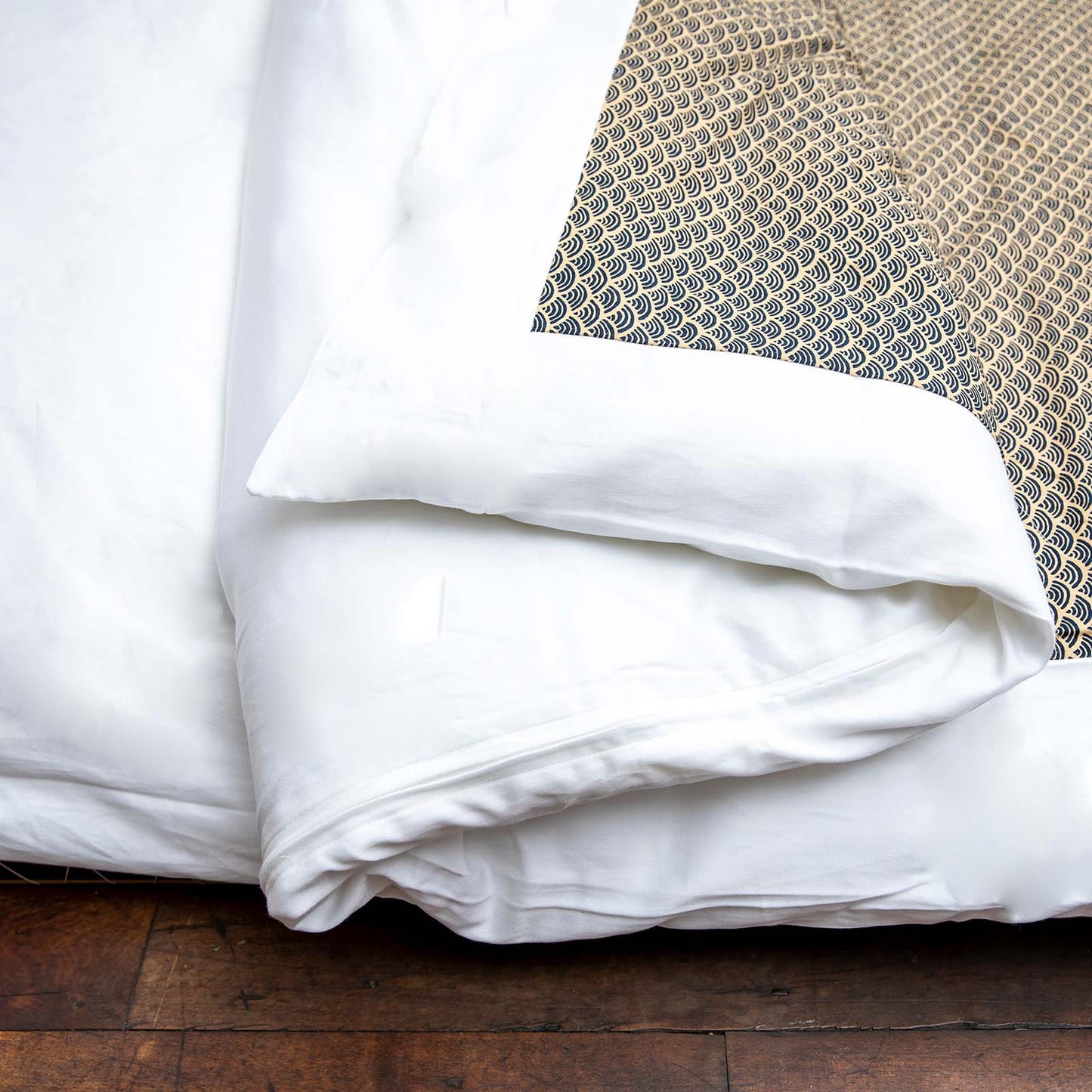 J-Life Nami Black Custom Kakefuton with Removable Cover_Kakefutons_Kakefuton with custom cover_Japan Tradition_Sleep System_Handmade__1__2__3__4