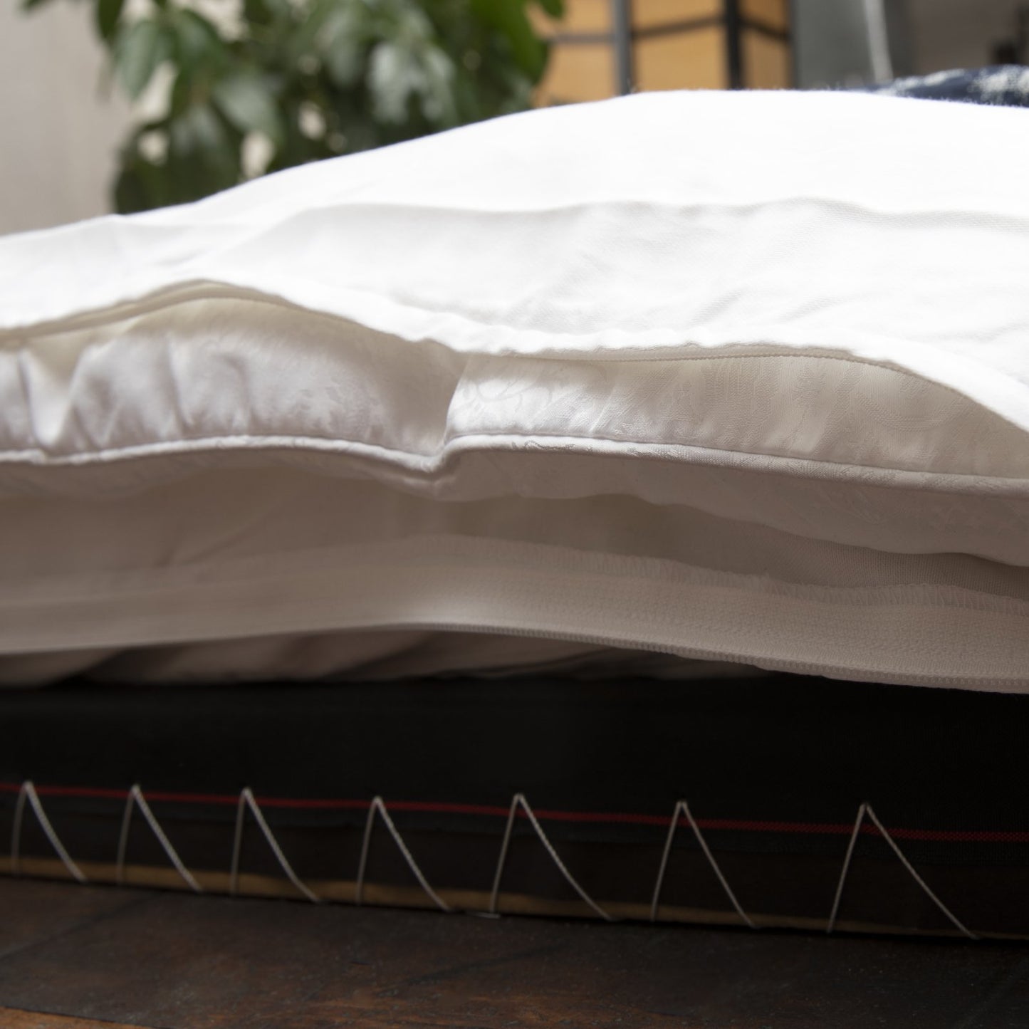 J-Life Hiro Navy Custom Kakefuton with Removable Cover_Kakefutons_Kakefuton with custom cover_Japan Tradition_Sleep System_Handmade__1__2