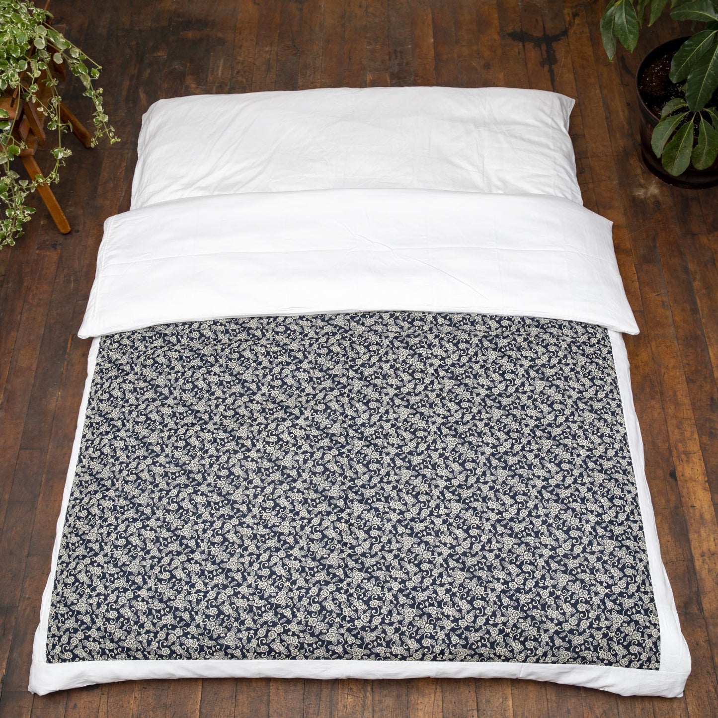 J-Life Hana Navy Custom Kakefuton with Removable Cover_Kakefutons