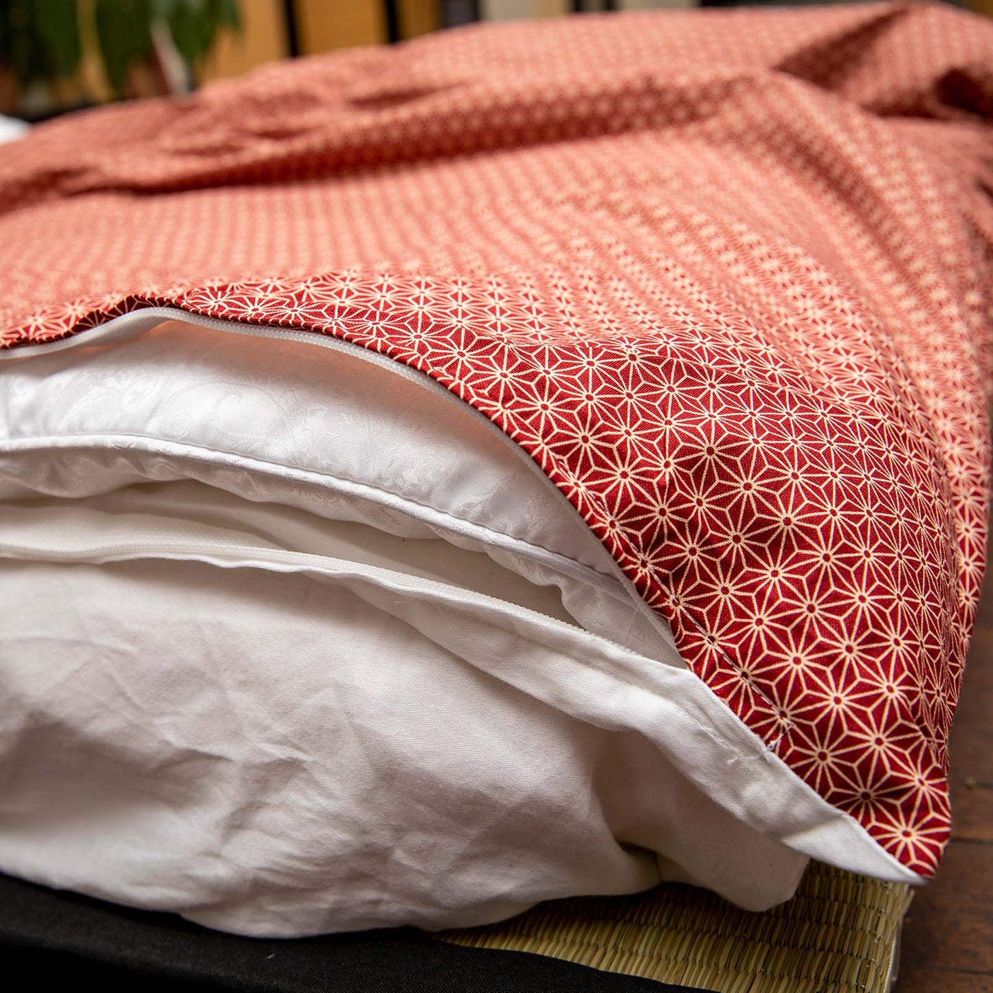 J-Life Asa No Ha Red Custom Kakefuton with Removable Cover_Kakefutons_Kakefuton with custom cover_Japan Tradition_Sleep System_Handmade__1__2__3