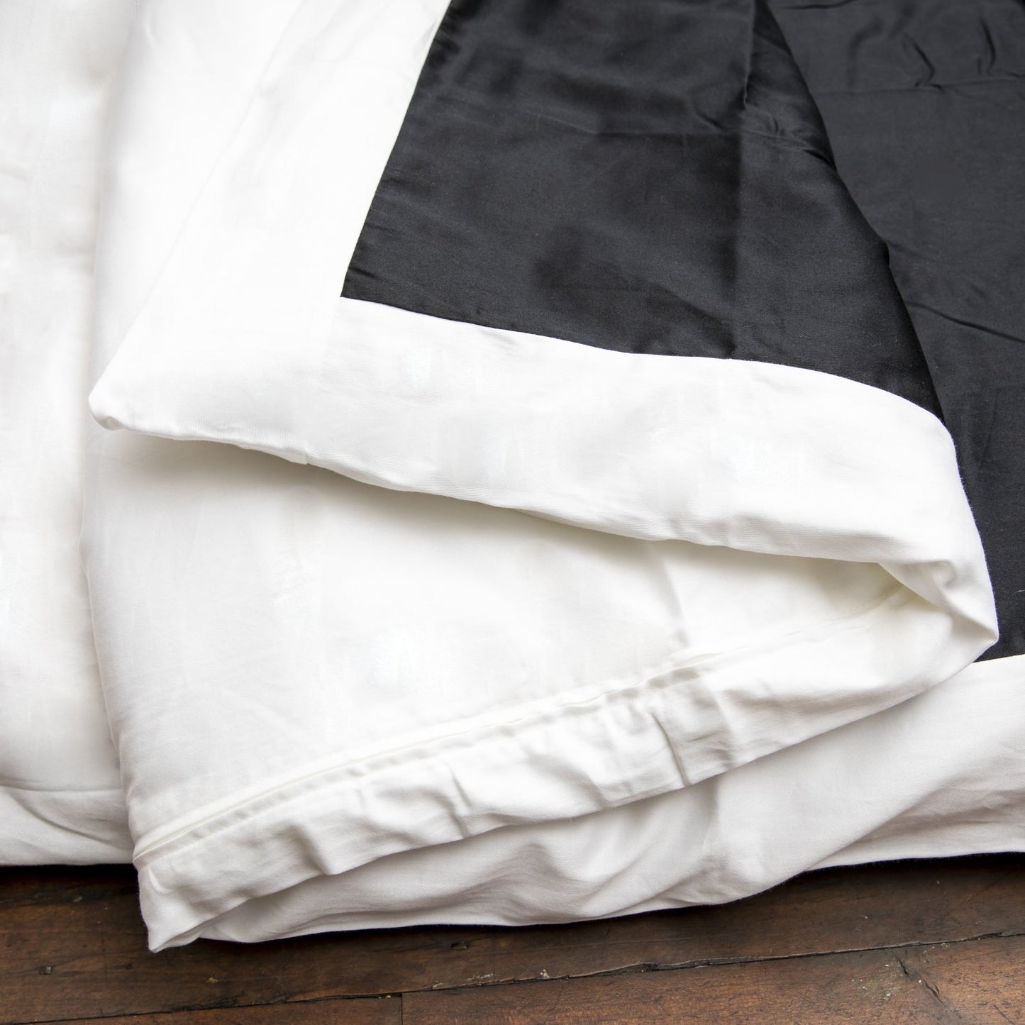J-Life Black Ultra Sateen Custom Kakefuton with Removable Cover