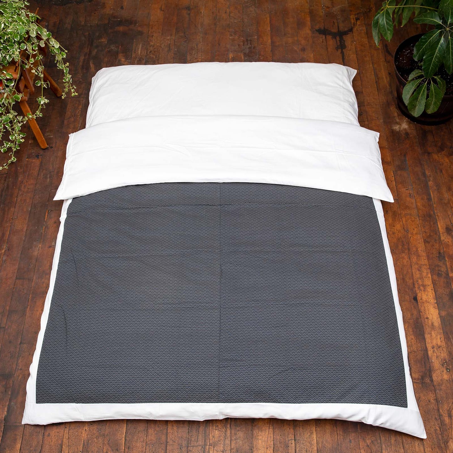 J-Life Seikai Ha Navy Custom Kakefuton with Removable Cover_Kakefutons