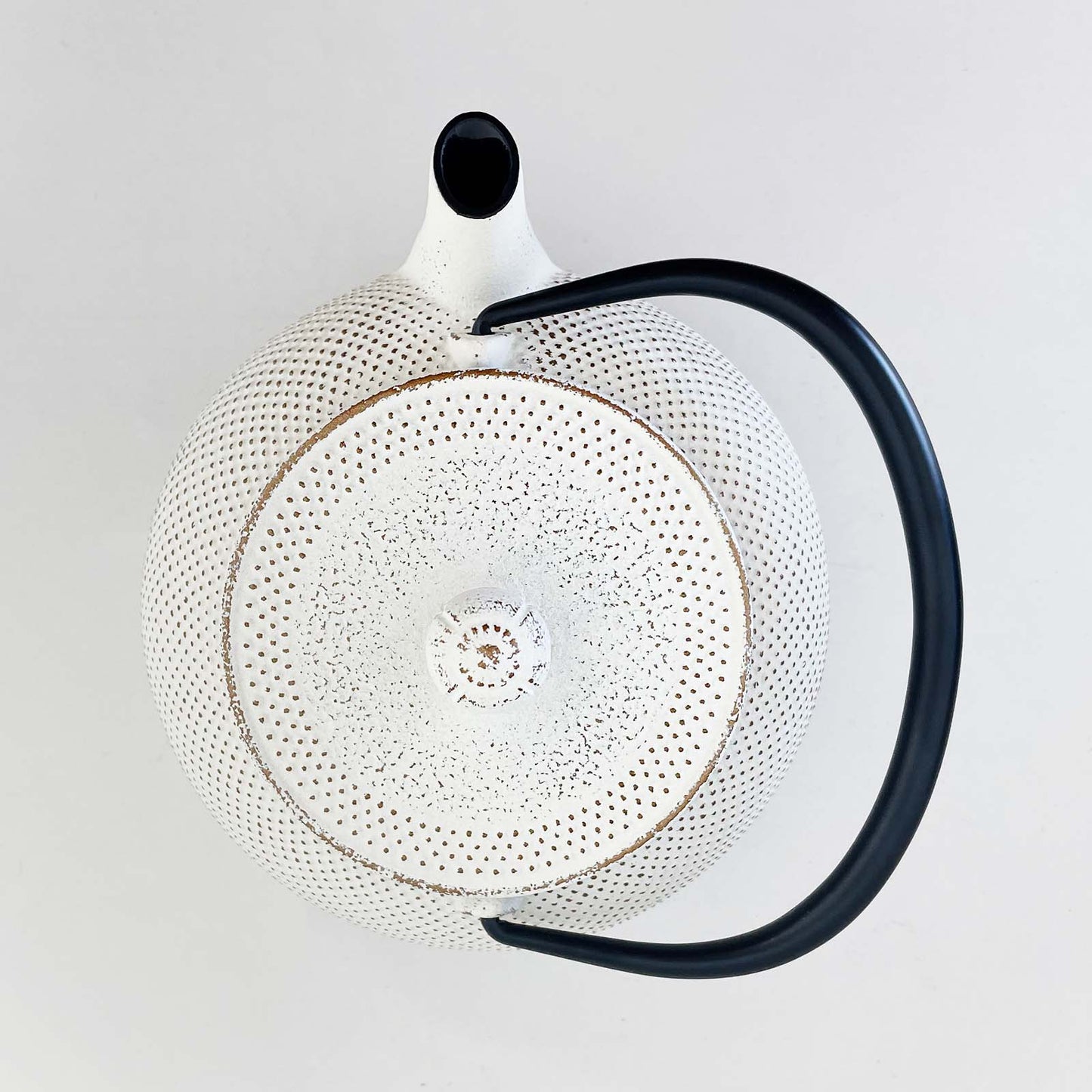 White Cast Iron Teapot_Lifestyle_Dining_Japanese Home_Traditional_1