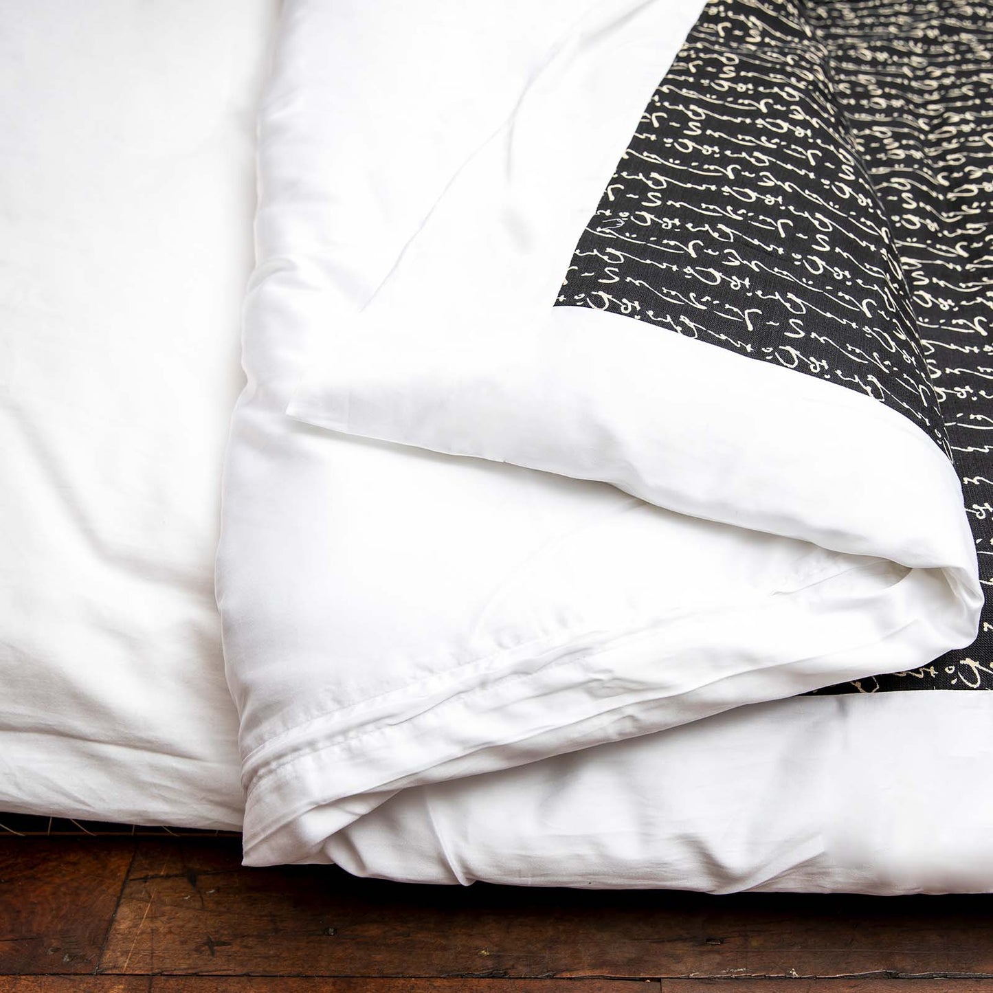 J-Life Kanji Black Custom Kakefuton with Removable Cover