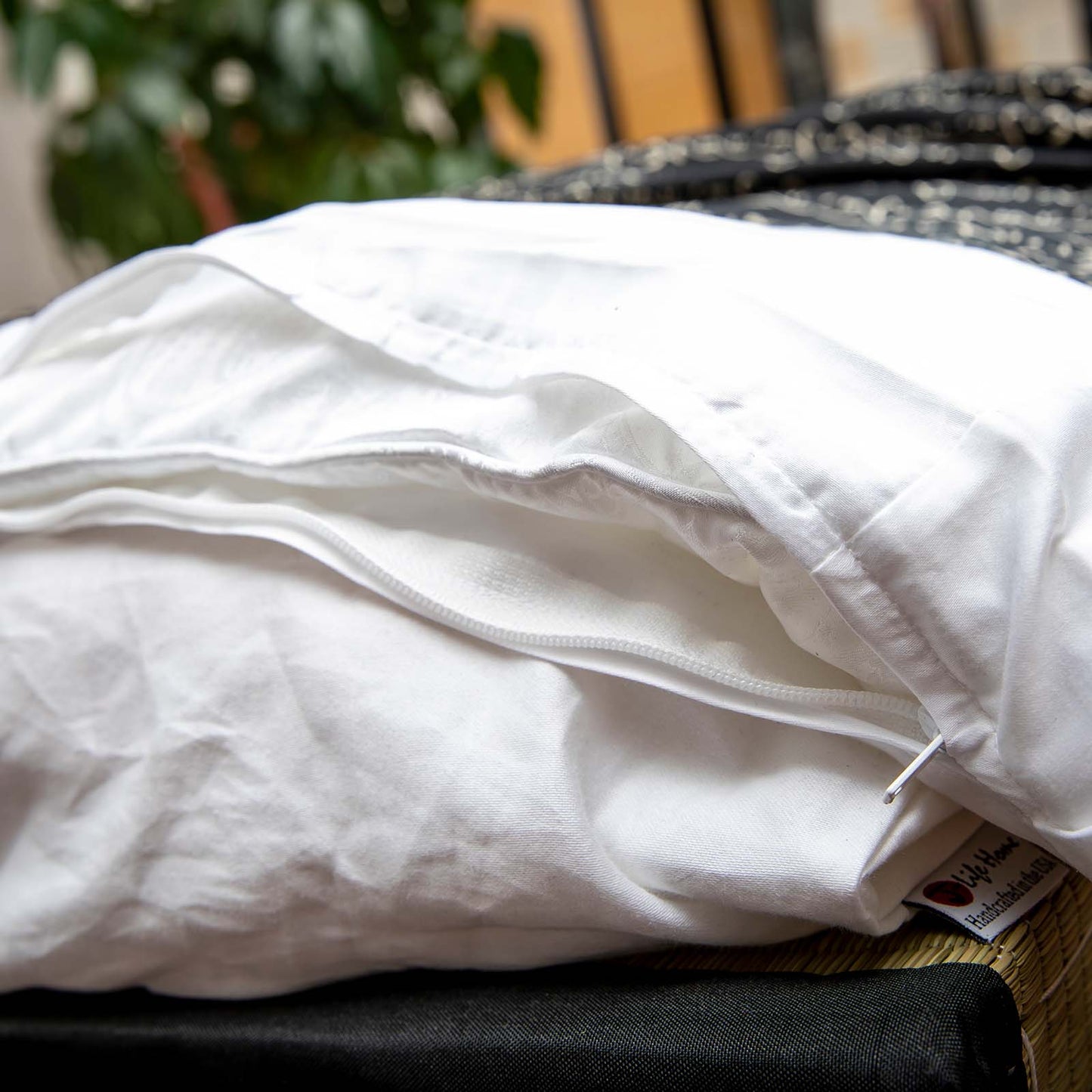 J-Life Kanji Black Custom Kakefuton with Removable Cover_Kakefutons_Kakefuton with custom cover_Japan Tradition_Sleep System_Handmade