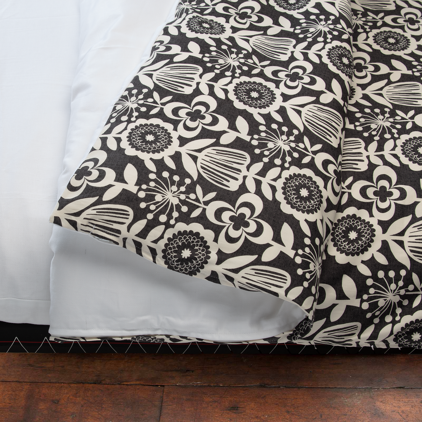 J-Life Saku Black Custom Kakefuton with Removable Cover_Kakefutons