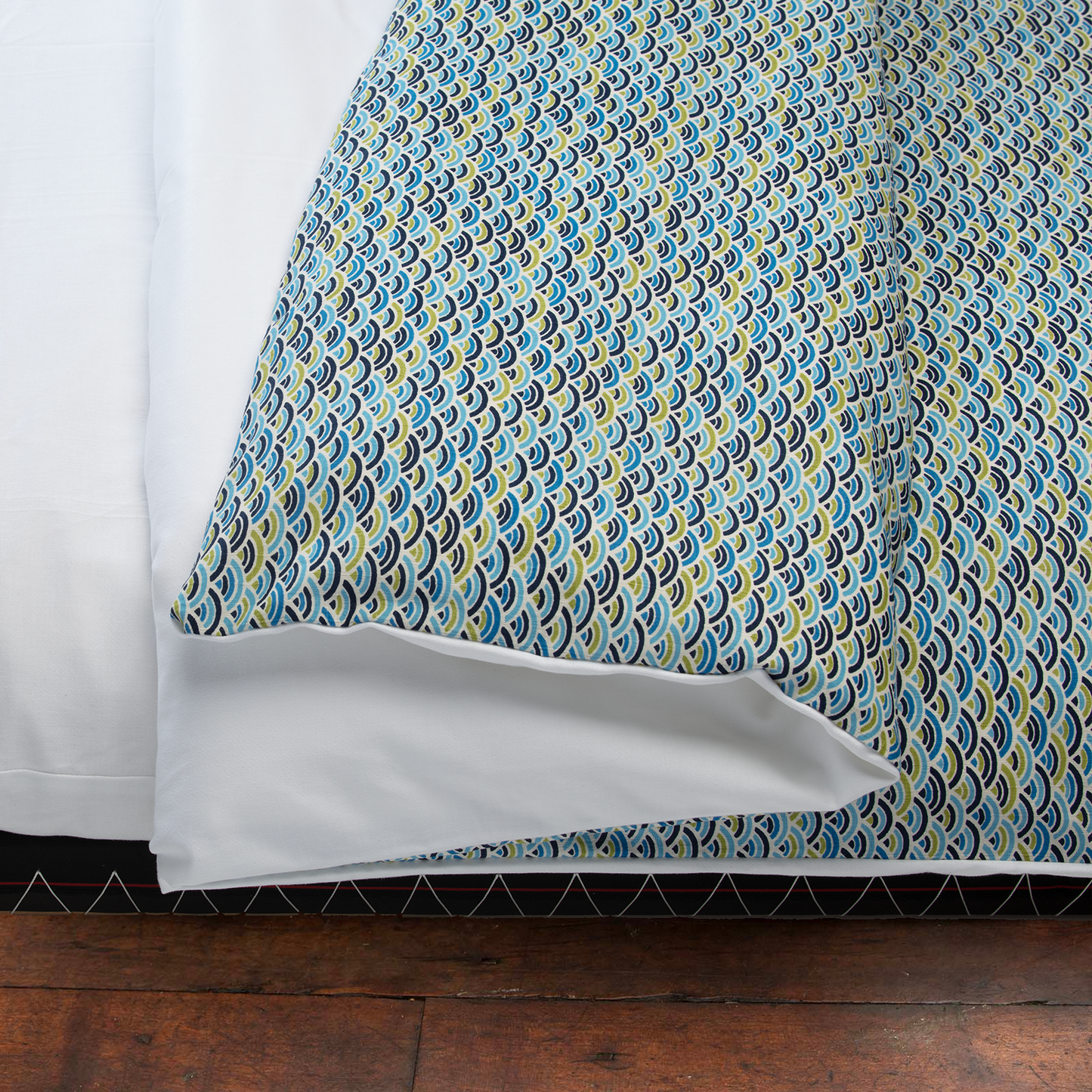 J-Life Colorful Seika Ha Blue Custom Kakefuton with Removable Cover_Kakefutons