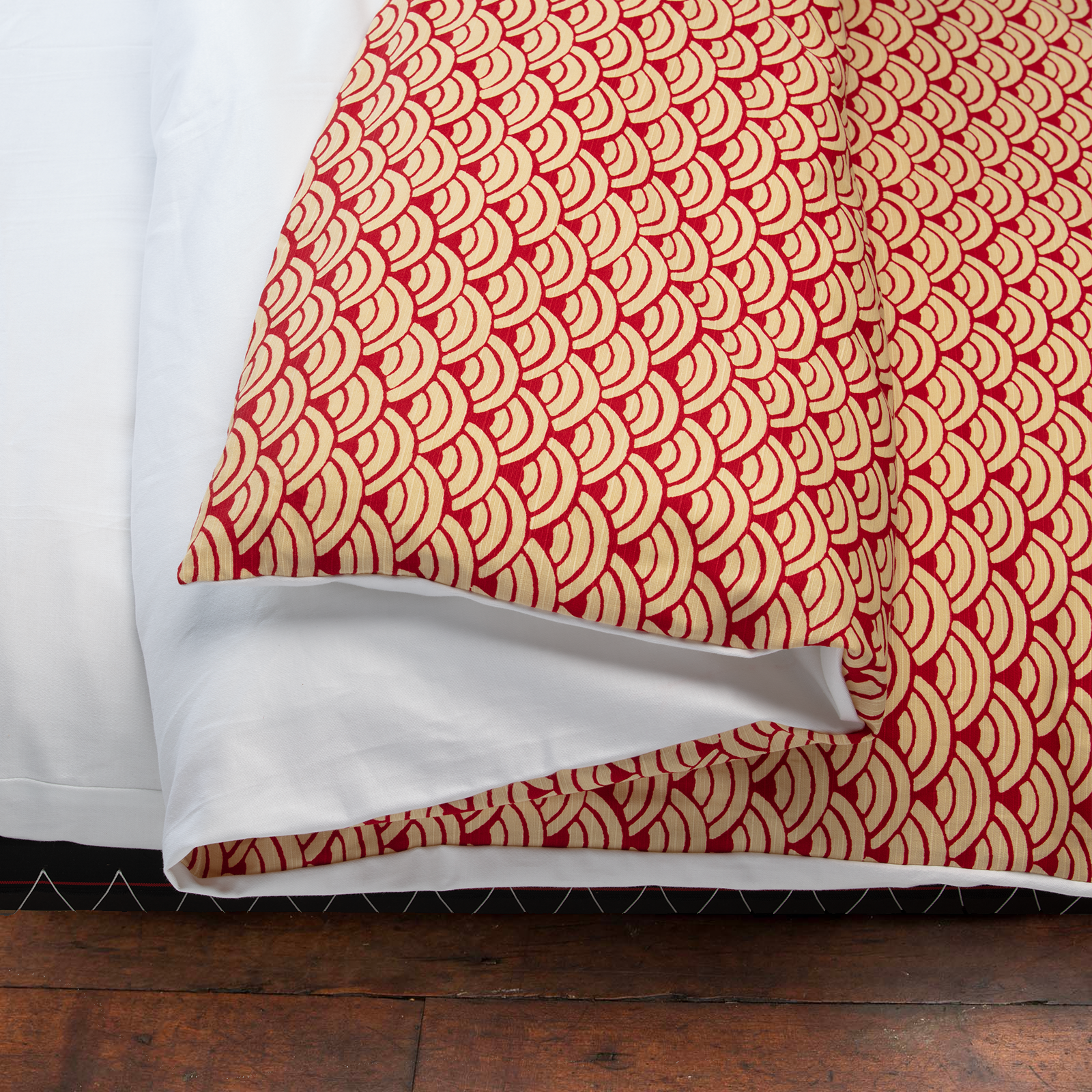 J-Life Jumbo Seika Ha Red Custom Kakefuton with Removable Cover_Kakefutons