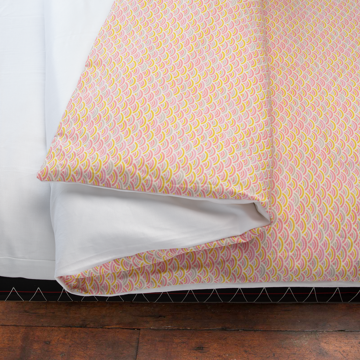 J-Life Colorful Seika Ha Pink Custom Kakefuton with Removable Cover_Kakefutons