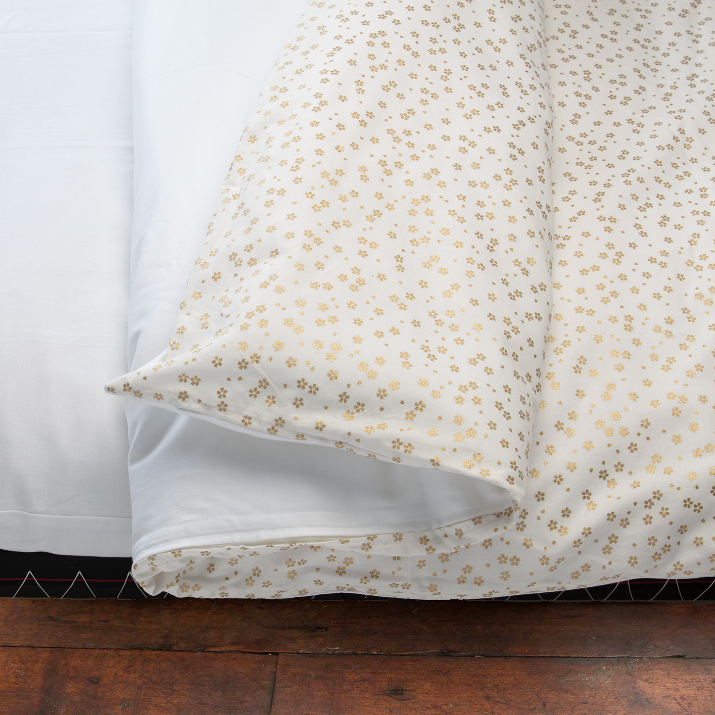 J-Life Sakura Gold Sparkle Custom Kakefuton with Removable Cover_Kakefutons