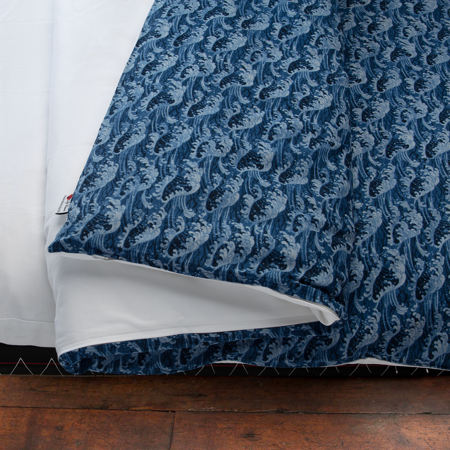 J-Life Tidal Wave Blue Custom Kakefuton with Removable Cover_Kakefutons