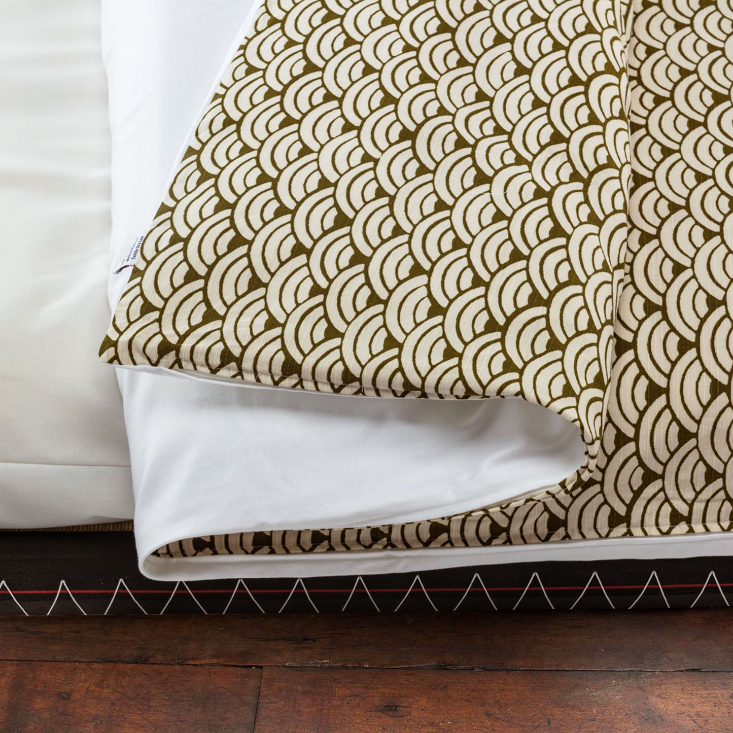 J-Life Jumbo Seikai Ha Matcha Custom Kakefuton with Removable Cover_Kakefutons & Kakefutons