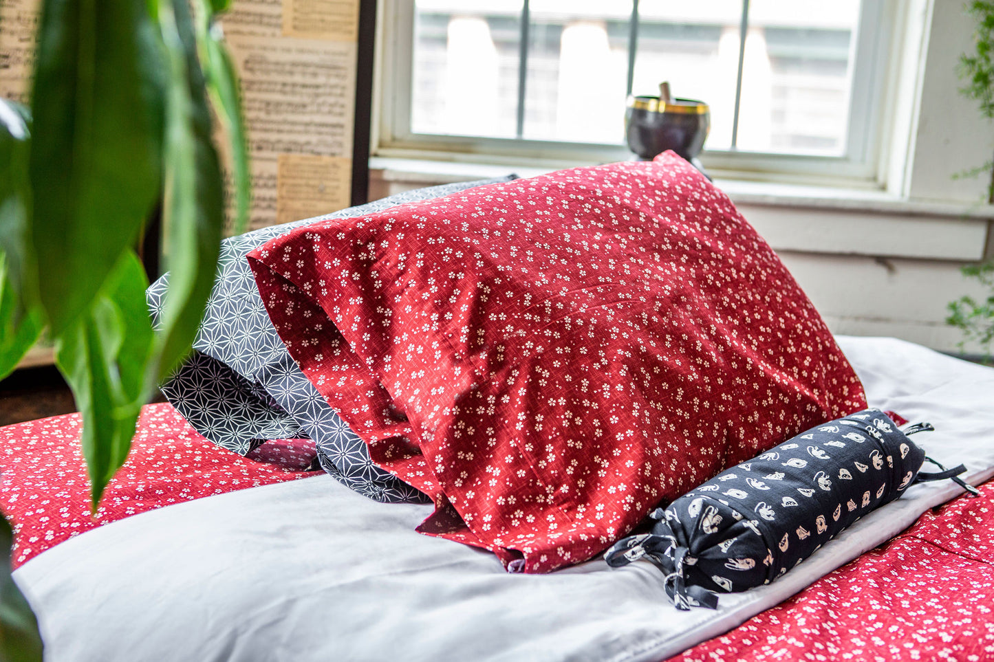J-Life Sakura Red Pillowcase_Pillows & Shams