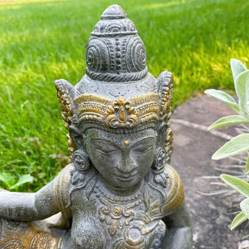 Tara Reclining Garden Sculpture_Lifestyle