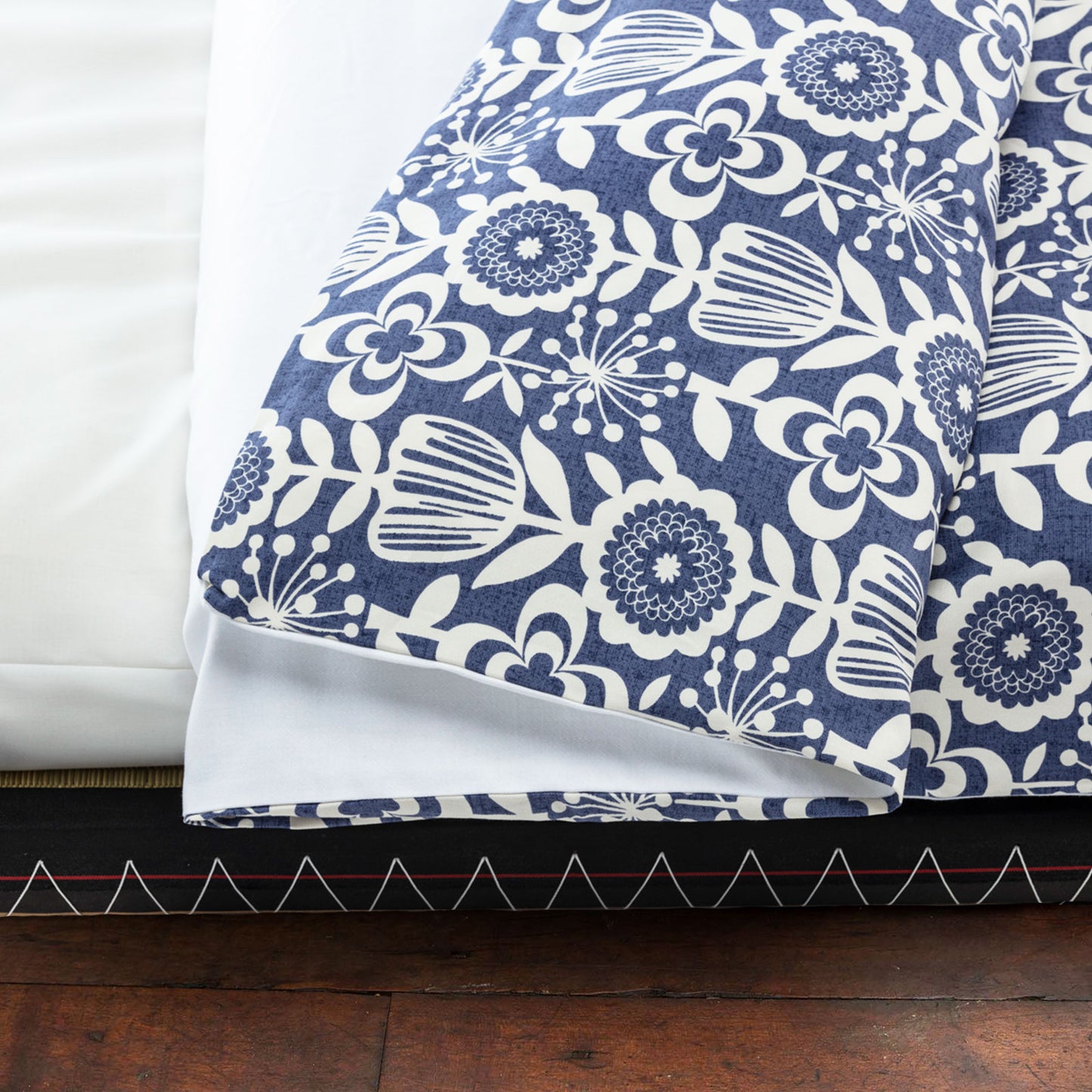 J-Life Saku Navy Custom Kakefuton with Removable Cover_Kakefutons