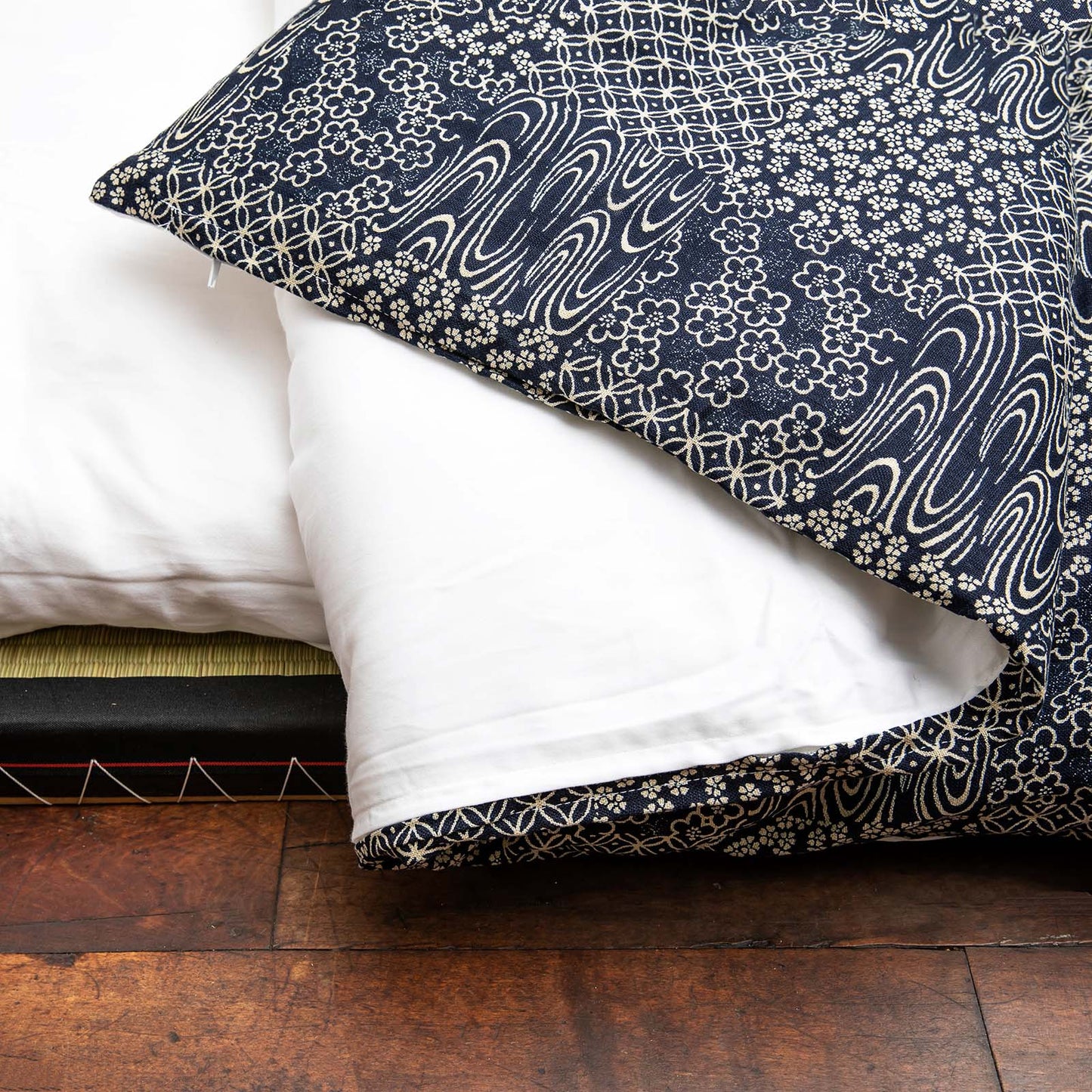 J-Life Patchi Navy Custom Kakefuton with Removable Cover