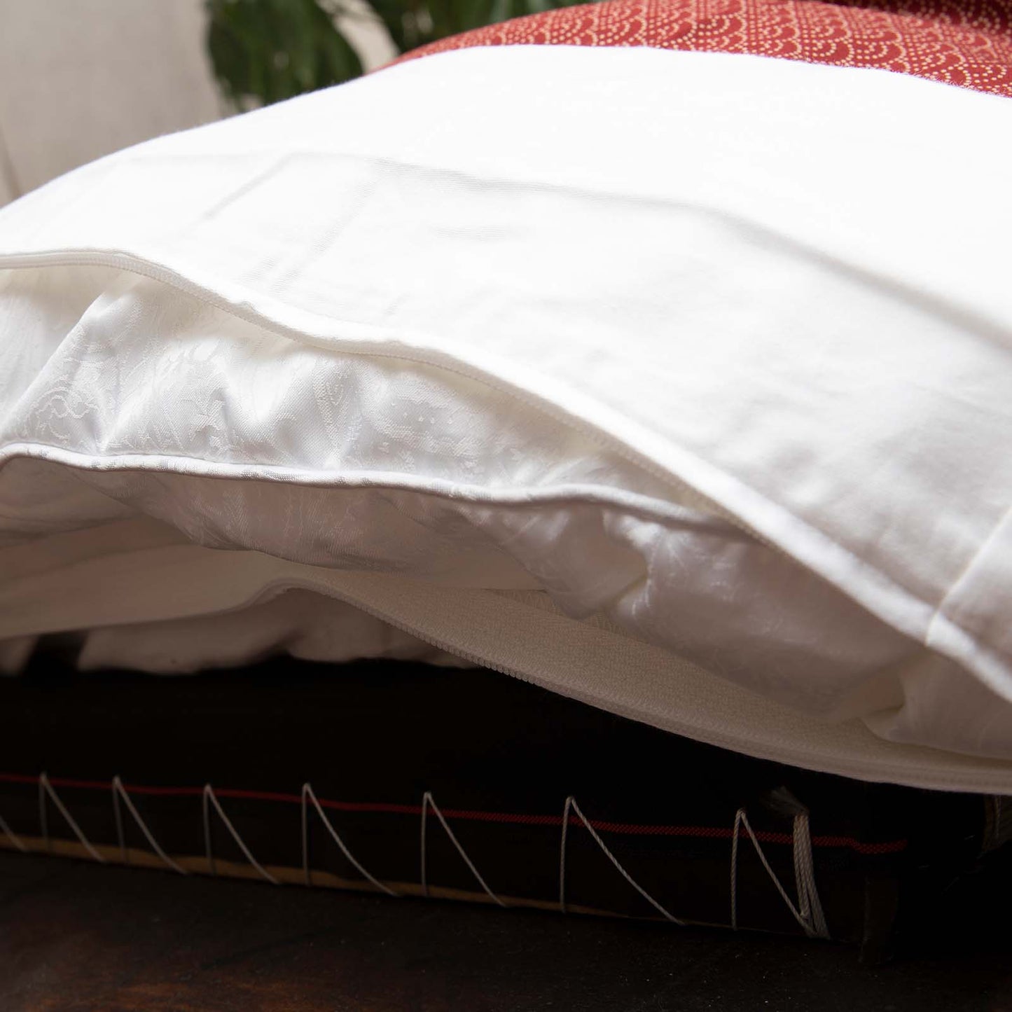 J-Life Seikai Ha Red Custom Kakefuton with Removable Cover_Kakefutons_Kakefuton with custom cover_Japan Tradition_Sleep System_Handmade__1__2__3__4__5
