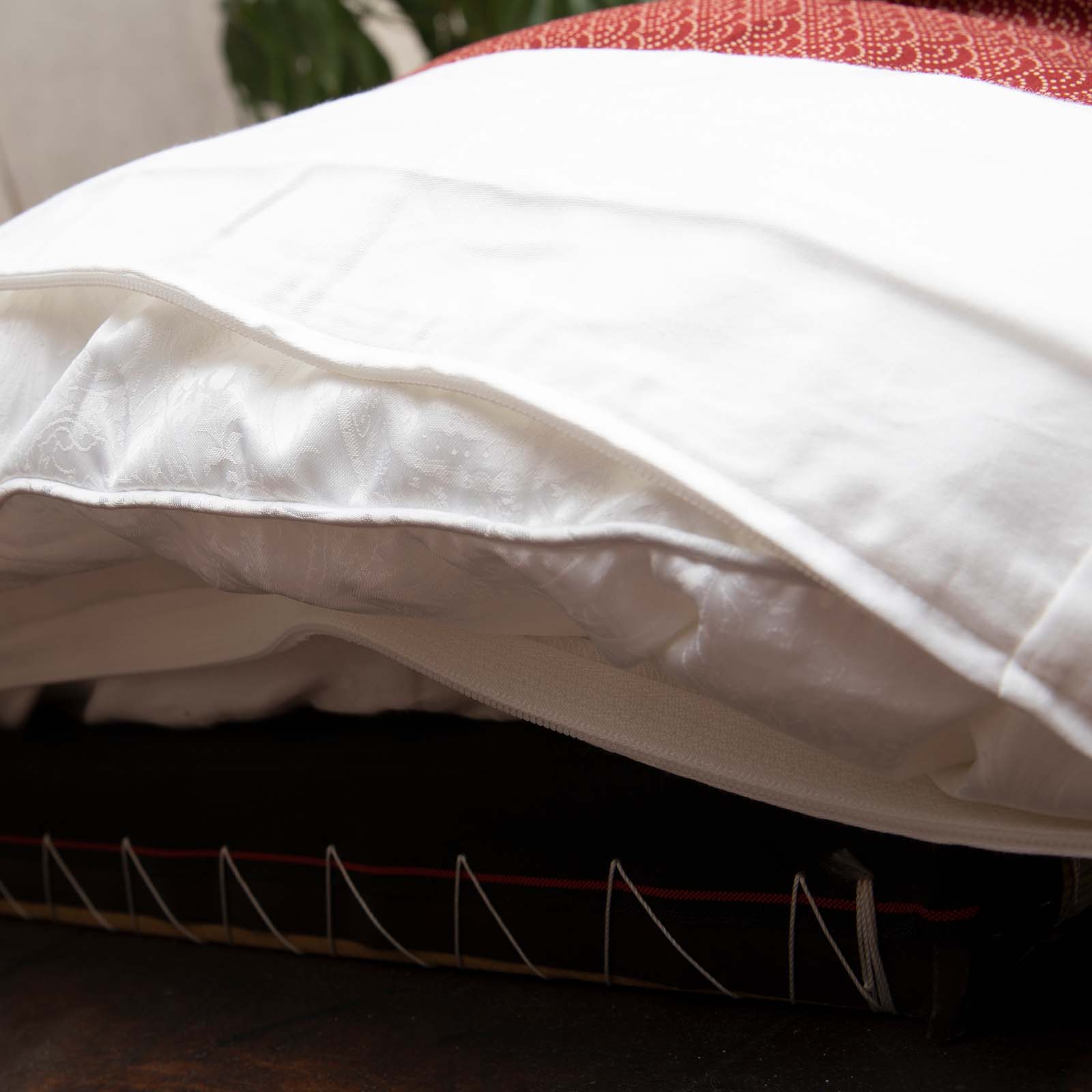J-Life Seikai Ha Red Custom Kakefuton with Removable Cover_Kakefutons_Kakefuton with custom cover_Japan Tradition_Sleep System_Handmade__1__2__3__4__5