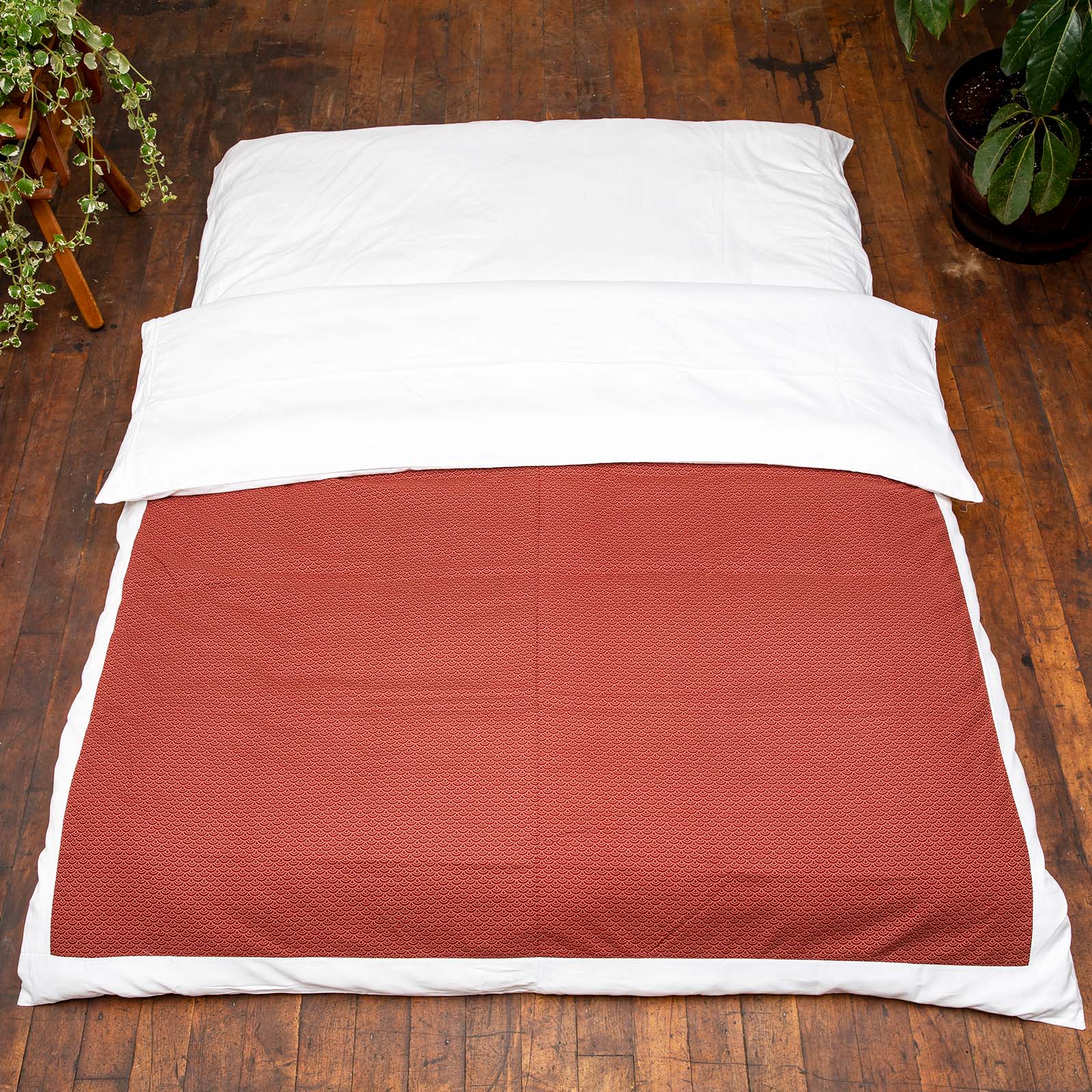 J-Life Seikai Ha Red Custom Kakefuton with Removable Cover_Kakefutons