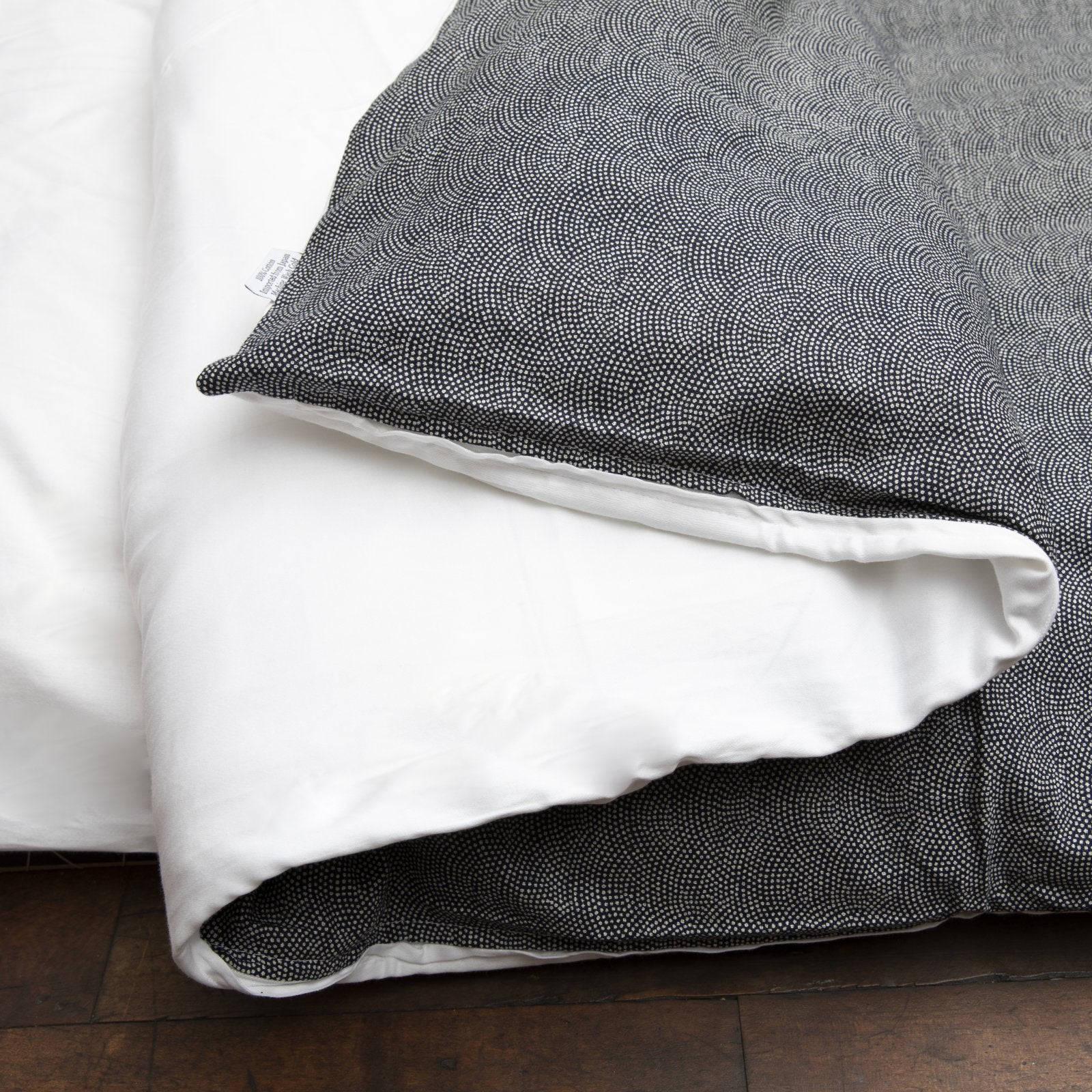 J-Life Toransu Navy Custom Kakefuton with Removable Cover