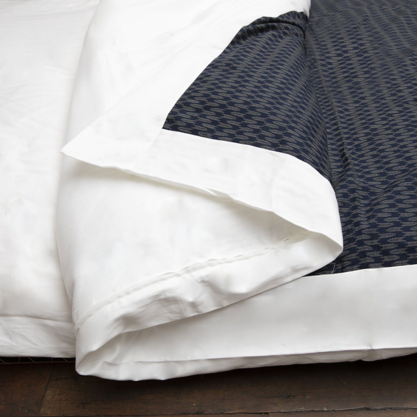 J-Life Ya Gasuri Navy Custom Kakefuton with Removable Cover