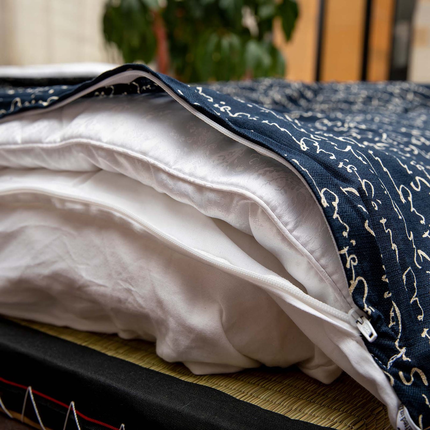 J-Life Kanji Black Custom Kakefuton with Removable Cover_Kakefutons_Kakefuton with custom cover_Japan Tradition_Sleep System_Handmade__1__2__3