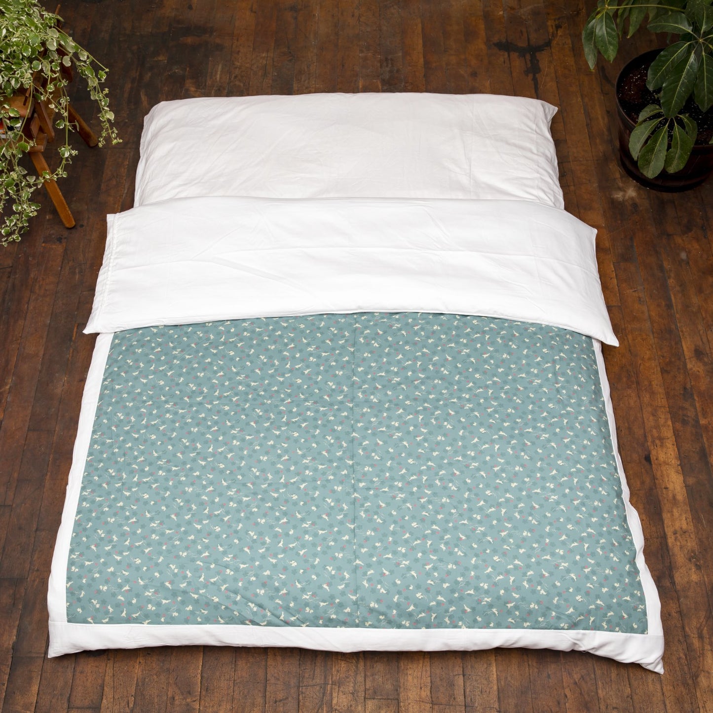 J-Life Usagi Sky Blue Custom Kakefuton with Removable Cover_Kakefutons