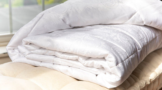 Winter Warmth: The Luxury of a Silk-Filled Kakefuton