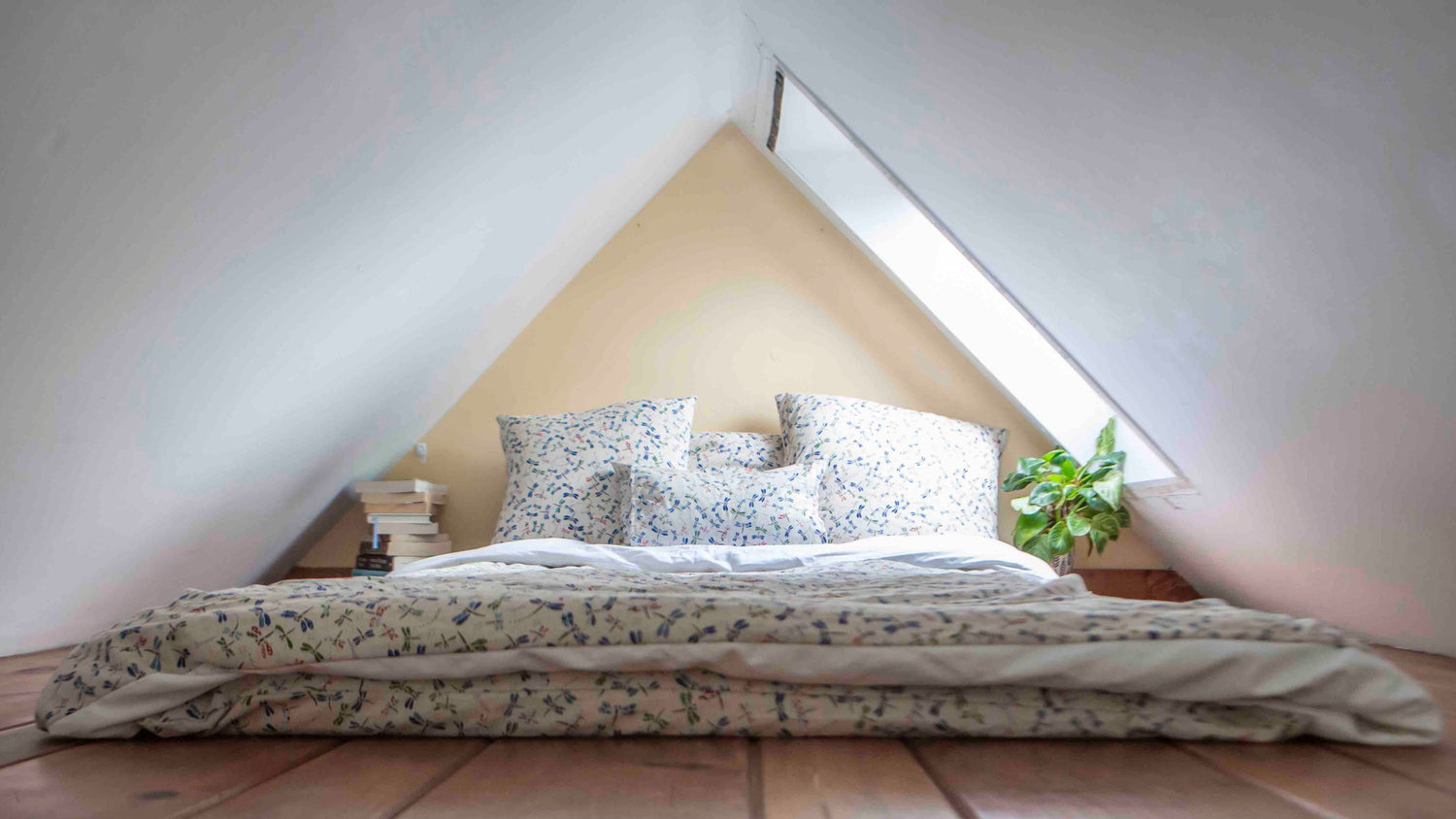 Guest Room Essentials for Summer Hosting