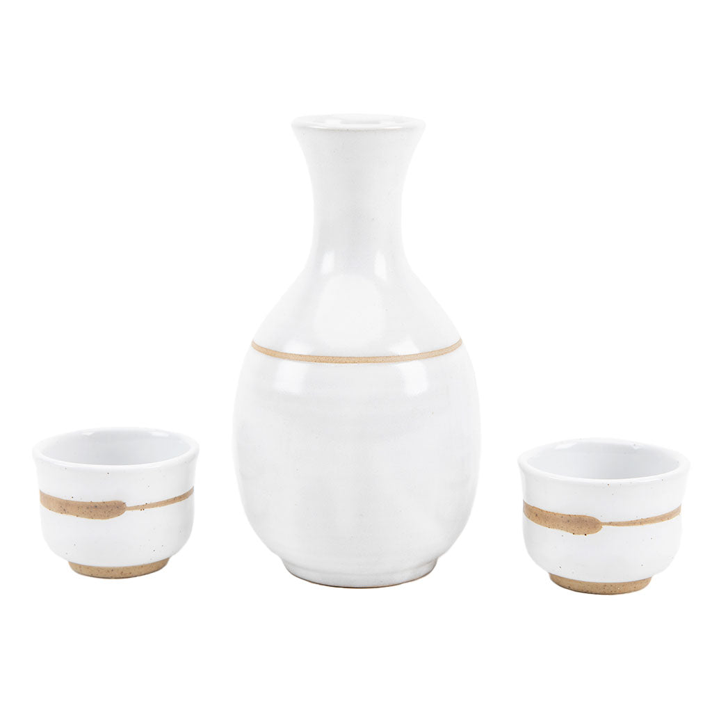 Sake Set: Tokkuri 徳利 and Two Sake Cups