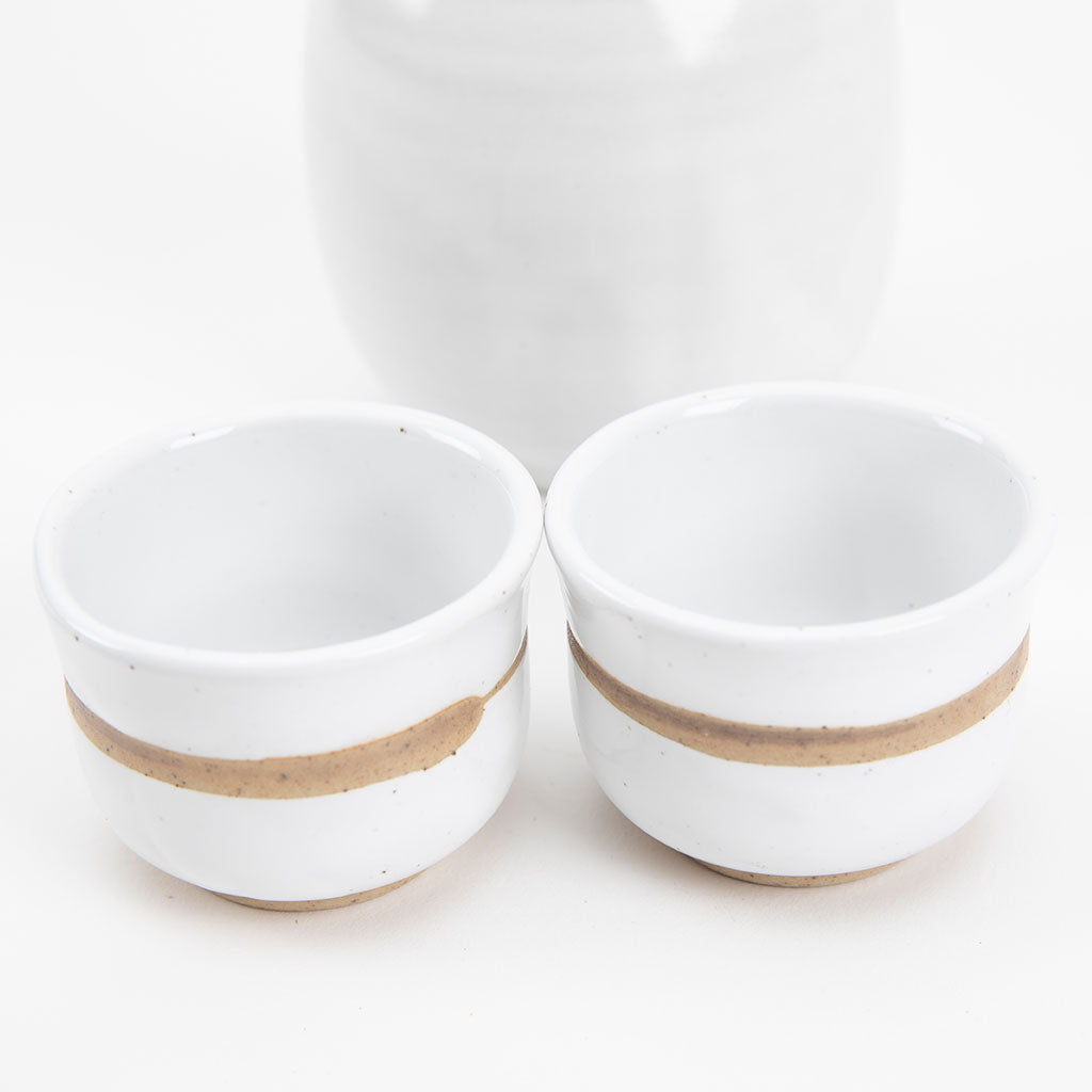 Sake Set: Tokkuri 徳利 and Two Sake Cups