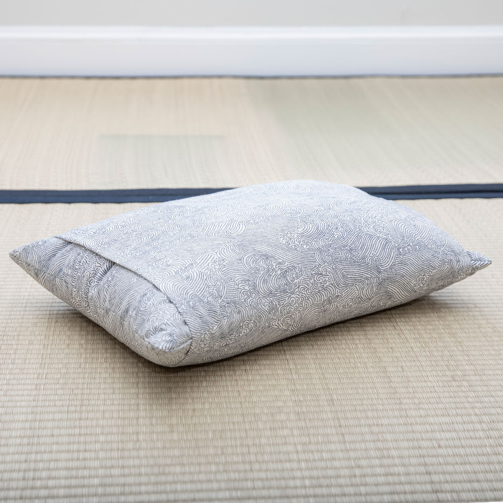 J-Life Mizu White Buckwheat Hull Pillow