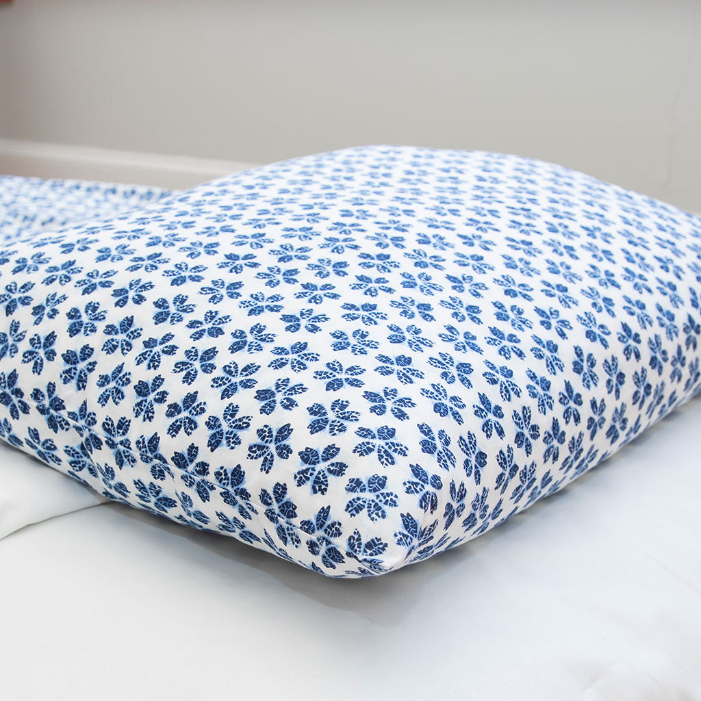 J-Life Plum Blossom Navy Pillowcase