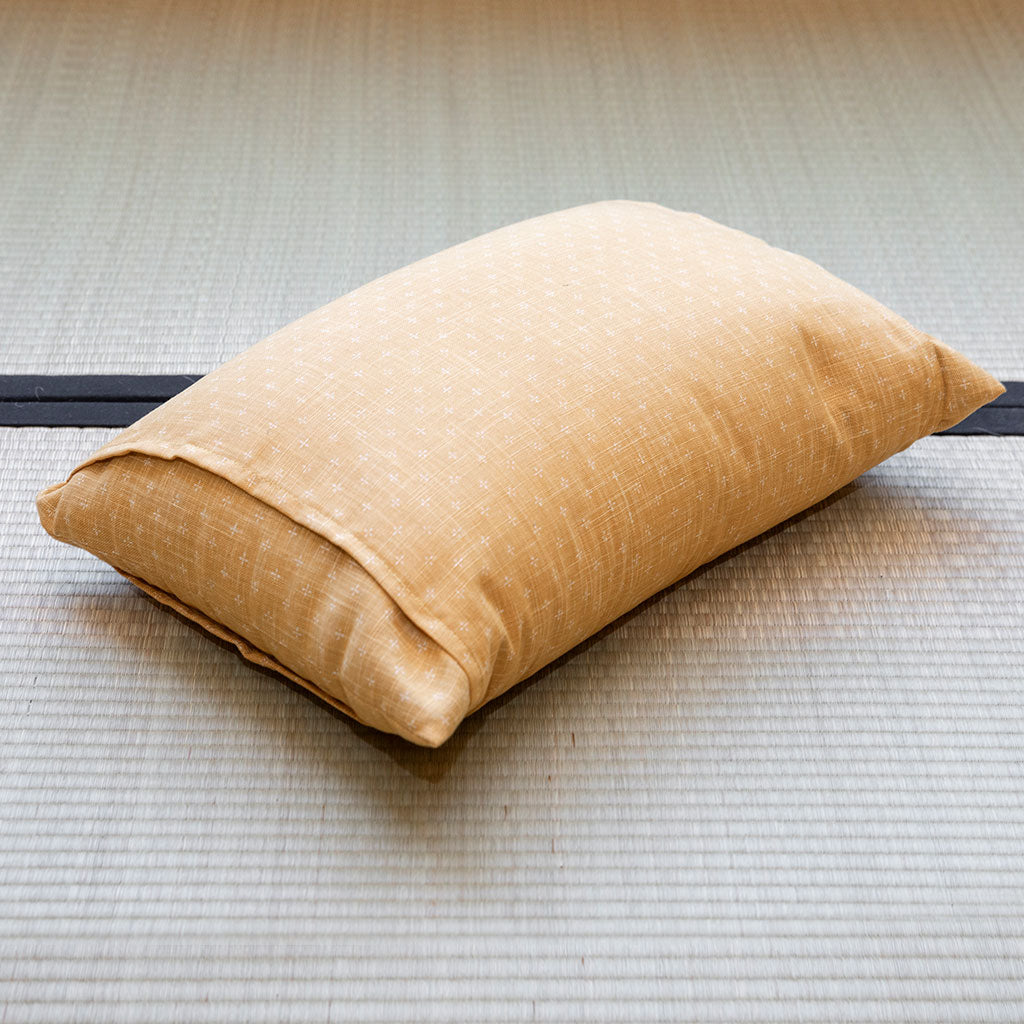 J-Life Kin Gold Buckwheat Hull Pillow