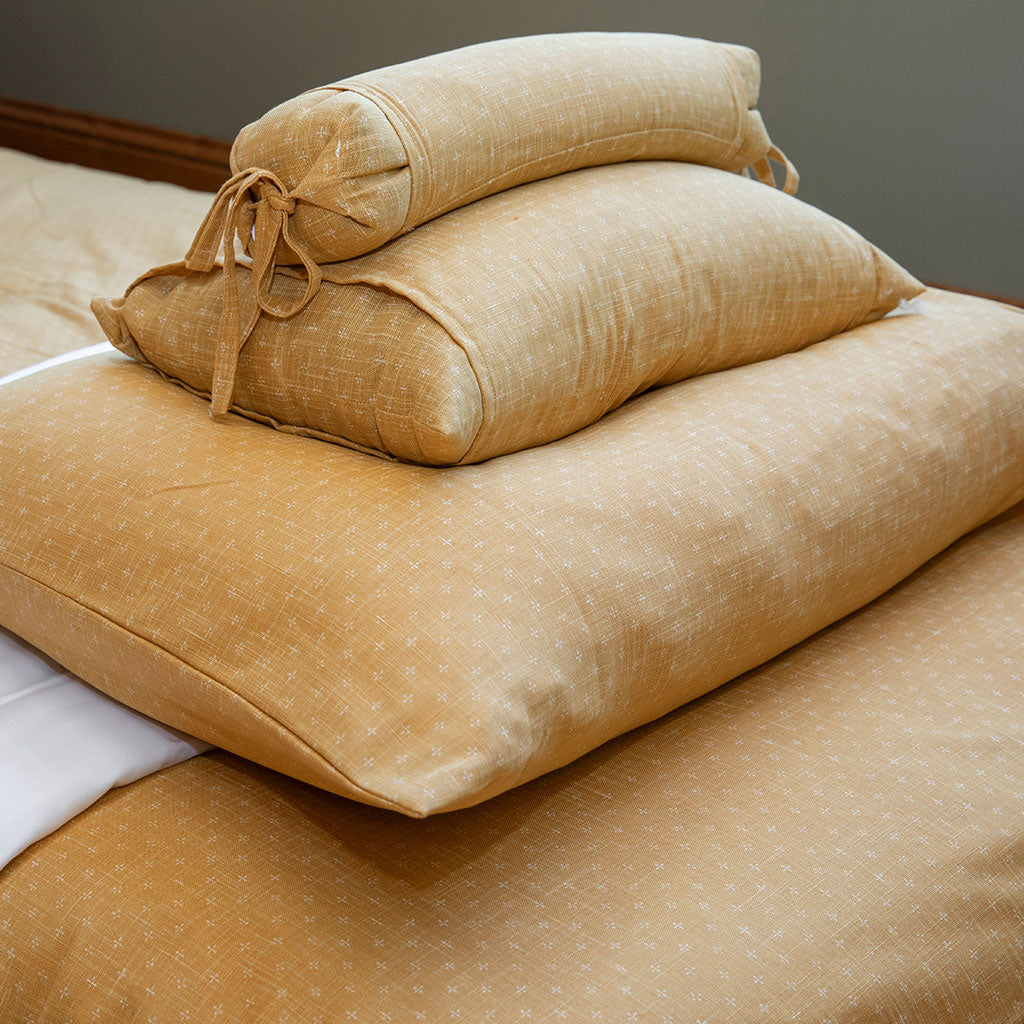 J-Life Kin Gold Buckwheat Hull Pillow