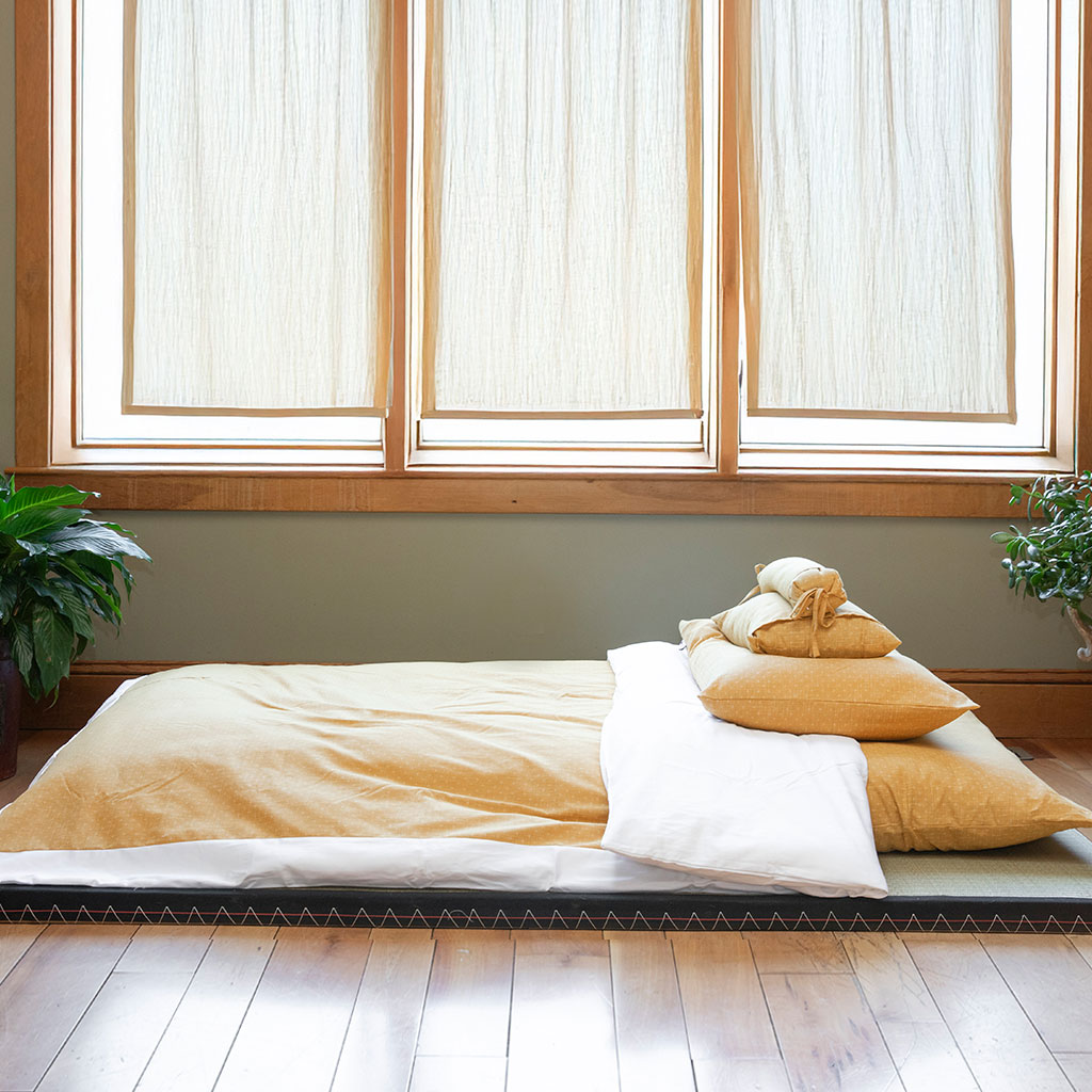 J-Life Kin Gold Pillowcase