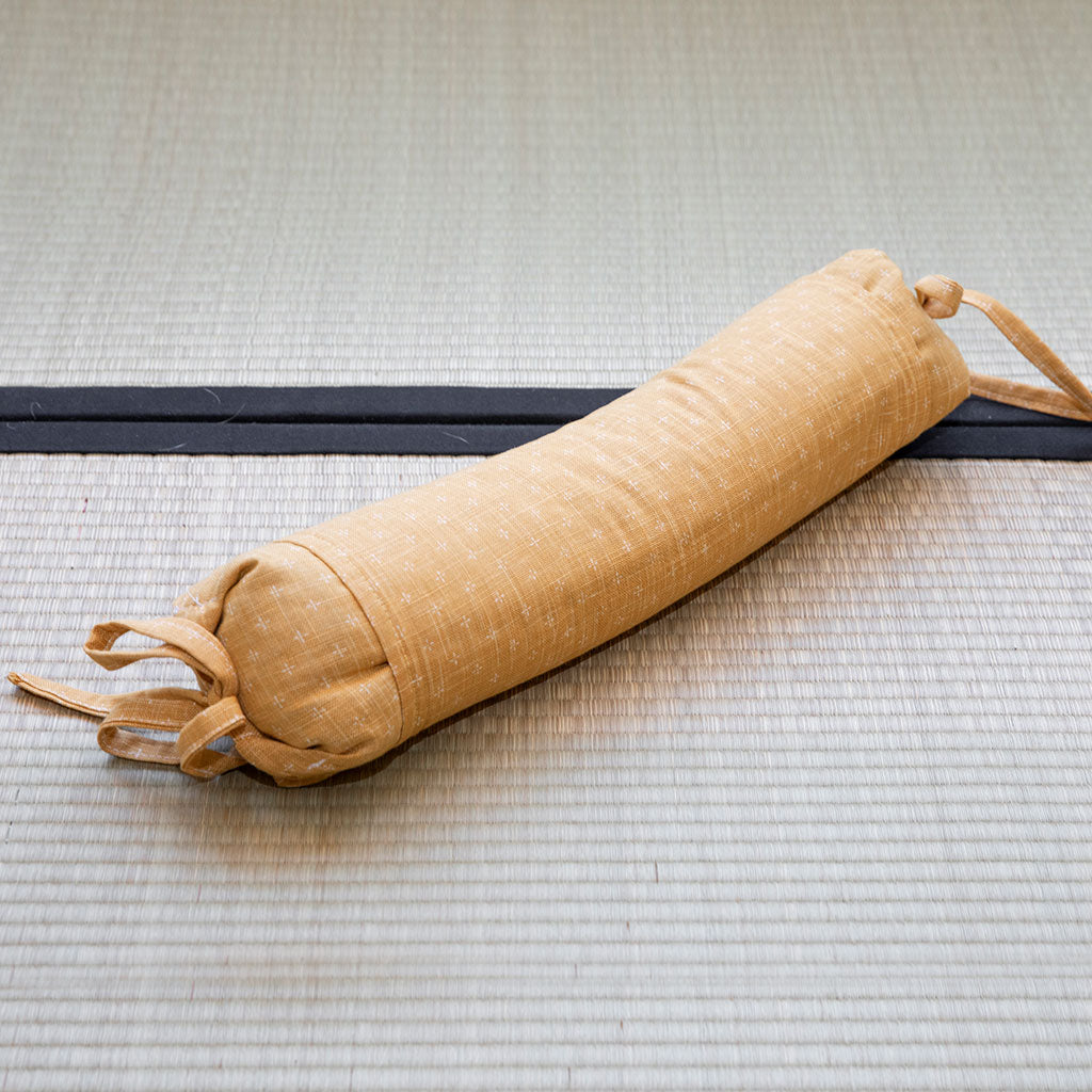 J-Life Kin Gold Buckwheat Hull Pillow